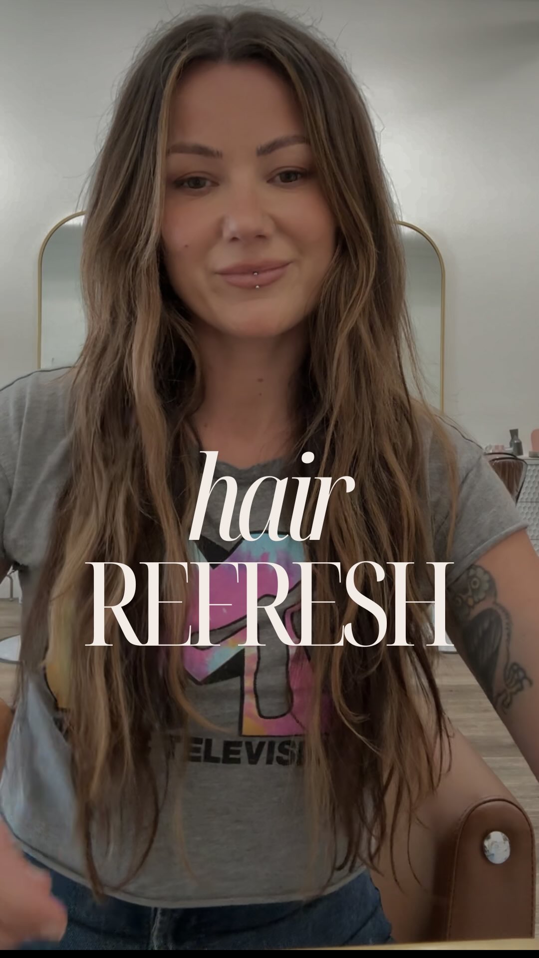 Your day-3 hair just got an upgrade. ✨☀️
Fresh roots. Soft ends. Two products. Two minutes.
@randco SPIRITUALIZED on the roots, SUN CATCHER spray on the ends
& wavy micro ktip extensions by @thecharmedcomb still giving me life+vibes