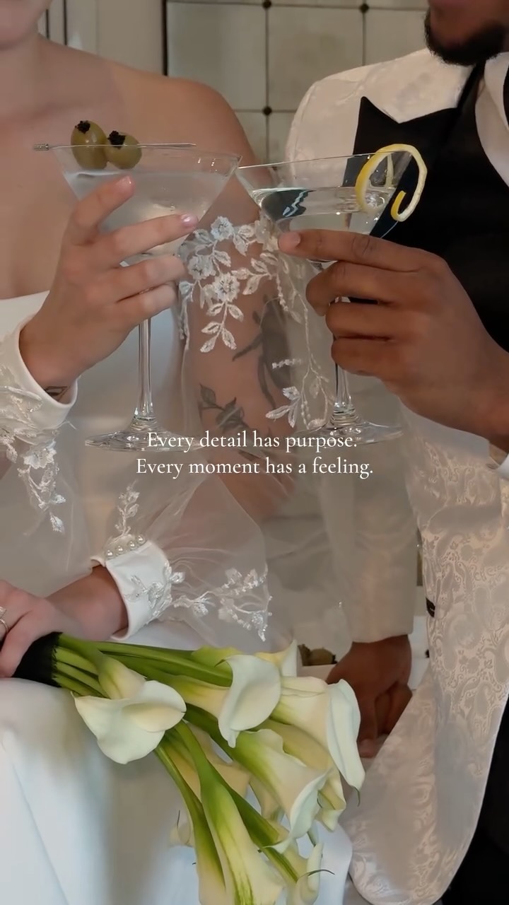 Every detail plays a part in the story of your wedding day. 💍From the carefully chosen décor to the meaningful moments shared with the people you love most, it’s the thoughtful touches that make the day feel uniquely yours.🍸
At Ro Manor, we love watching every vision come to life, one beautiful detail at a time.🥰
#RoManor #TexasWeddingVenue #HoustonWeddings #WeddingInspiration #WeddingDetails