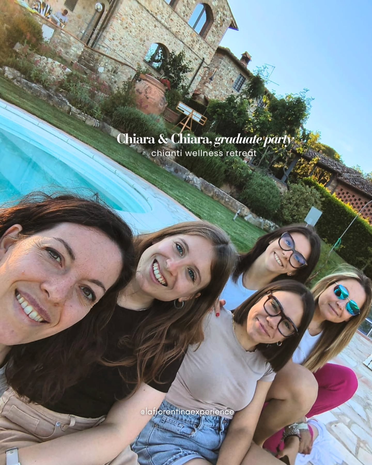 Chianti wellness retreat: speciale laurea 🎓
Un angolo di paradiso, per festeggiare uno dei traguardi più importanti della loro vita ☀️
Svegliarsi con una vista che toglie il fiato, tuffarsi in piscina, partecipare ad un workshop creativo e poi un pranzo con tasting nel cuore del Chianti ✨️
Un weekend da sogno, da vivere insieme alle persone che rendono ogni traguardo ancora più speciale 🫂
Ci sono emozioni che si raccontano con poche parole «Non potrei desiderare di meglio, sono grata»
È per regalare momenti come questi che amo il mio lavoro 🤍
Vuoi festeggiare il tuo traguardo immersa nella bellezza? 💌 Scrivimi in DM o clicca il link in bio
Un abbraccio, Ele 🌸
.
.
.
#festadilaurea #miniritiro #chiantiexperience #wellnessretreat #weekendtraamiche