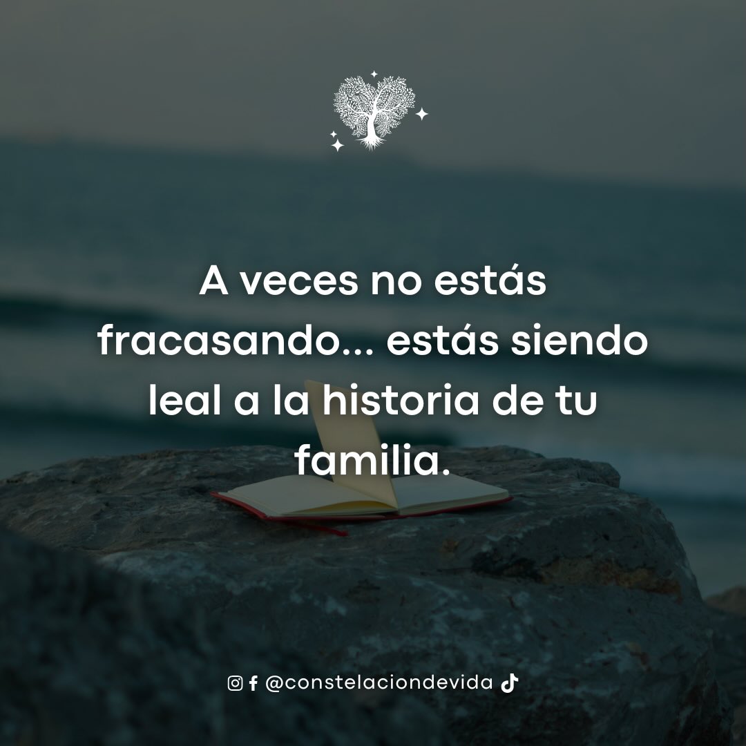 ¿Has sentido que, por más que te esfuerzas, siempre vuelves al mismo lugar?
Las mismas deudas.
Las mismas relaciones.
El mismo miedo al éxito.
La misma sensación de no merecer.
Desde las constelaciones sistémicas, existen lealtades invisibles que nos llevan a repetir historias familiares sin darnos cuenta.
No porque estemos destinados a sufrir, sino porque inconscientemente buscamos pertenecer al sistema del que venimos.
Sanar no significa rechazar a tu familia.
Significa honrar su historia sin necesidad de repetirla.
Cuando haces consciente un patrón, dejas de cargar con él.
Y entonces puedes escribir una historia diferente.
💬 ¿Qué patrón se ha repetido por generaciones en tu familia?
🌐 constelaciondevida.com
🔮 Agenda tu sesión desde el enlace en nuestro perfil.
📩📲 55 4453 509
#ConstelacionesFamiliares #LealtadesFamiliares #SanaciónEmocional #PatronesFamiliares #TerapiaSistémica