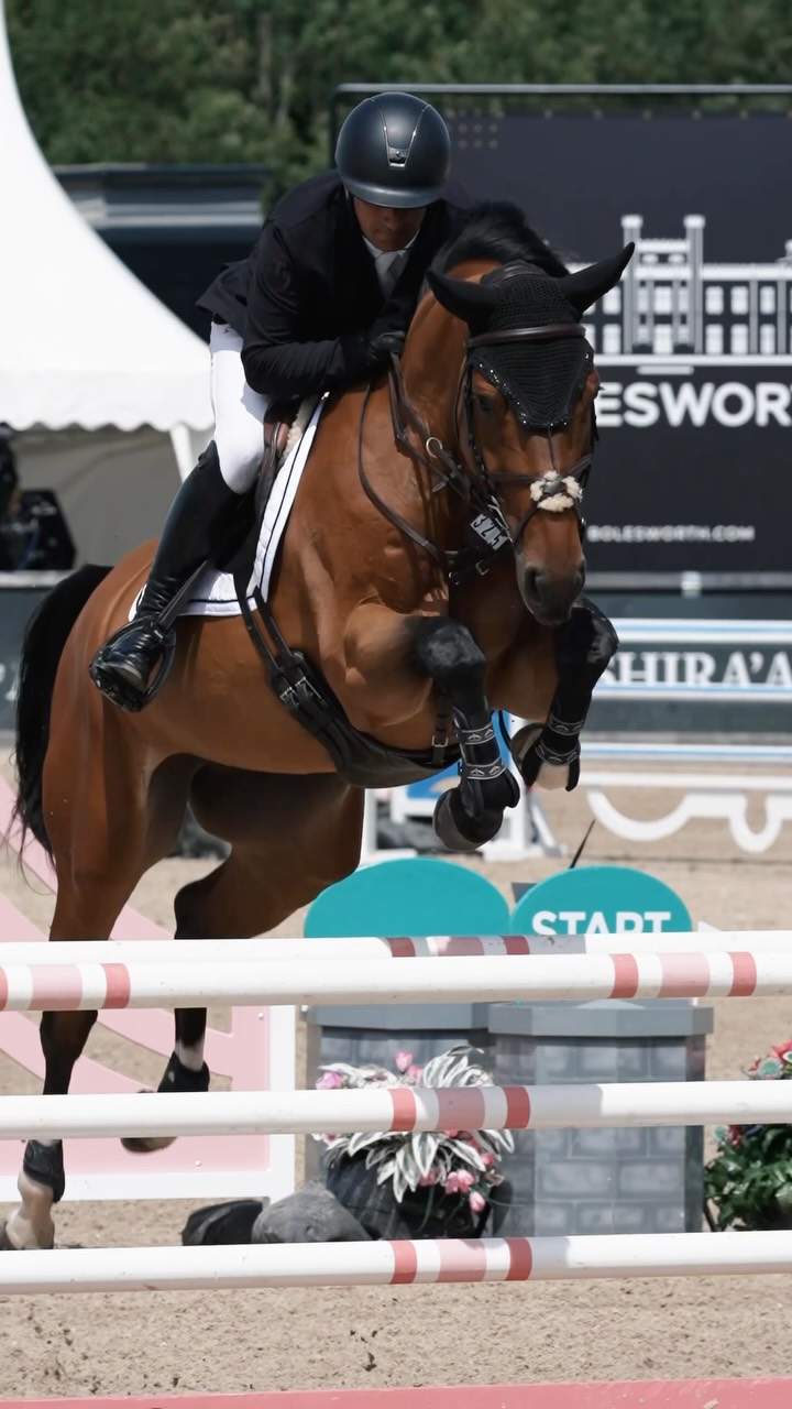 Great to see @leewilliamshorses kick off his weekend at @bolesworth_international🌟
We love seeing our clients and their equestrian partners in action 🐴
Wishing Lee the very best of luck for the rest of the competition! 🙌🐎
🎥 @eventsthroughalens
#nortonsfencing #equestrianfencing #equestrian #fencing #showjumping