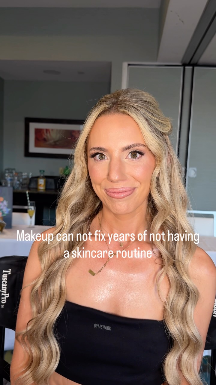 Your makeup is only as good as the skin underneath. If I had to give 1 piece of advice for wedding day skincare prep it would be - book the dermaplane facial 👏🏻
A dermaplaning facial will remove the top layer of dead skin cells and any peach fuzz, allowing all skincare products to sink in deeper and makeup to lay smoother.
We offer this facial @thebeautystudioma with my esti bestie @glowbylaurel. 🪄
#skincarebeforemakeup #promua #bridalmakeupartist