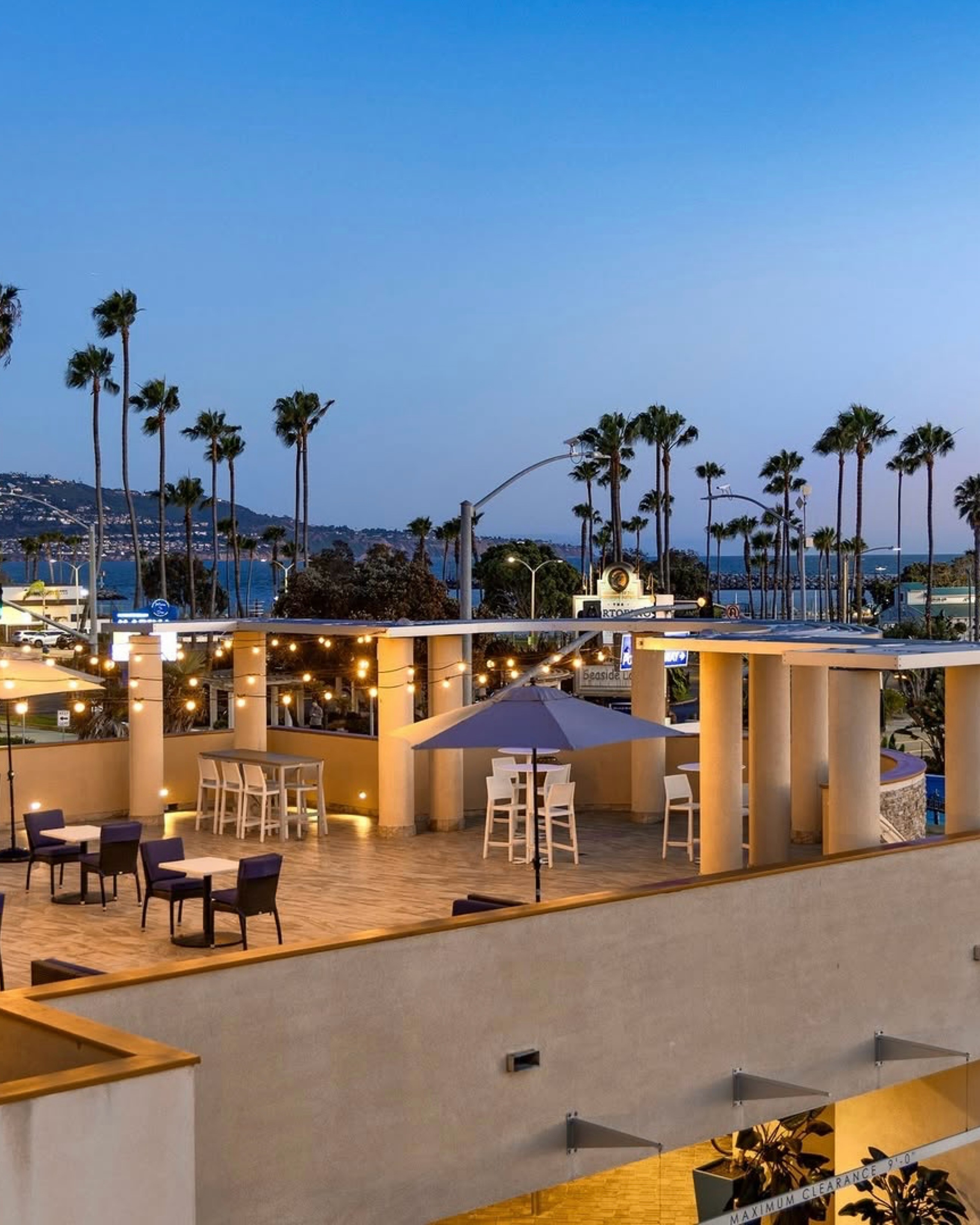 ๐ How about this option? Celebrate July 4th by the water with a stellar fireworks perch at the @theredondobeachhotel. Join them on their oceanview terrace from 7pm to 10pm for a BBQ party with a full bar, burgers and dogs, kids activities, and great views of the fireworks lighting up the beach at 9pm. Bring the whole family, grab a cocktail, and settle in for one of the best views in Redondo Beach.
Tickets: $25 per person, $15 for kids. Complimentary for overnight hotel guests. Parking $20/car.
๐๏ธReserve your spot at the link in bio at @theredondobeachhotel
#visitkingharbor #redondobeach #southbayla #theredondobeachhotel #kingharborfireworks