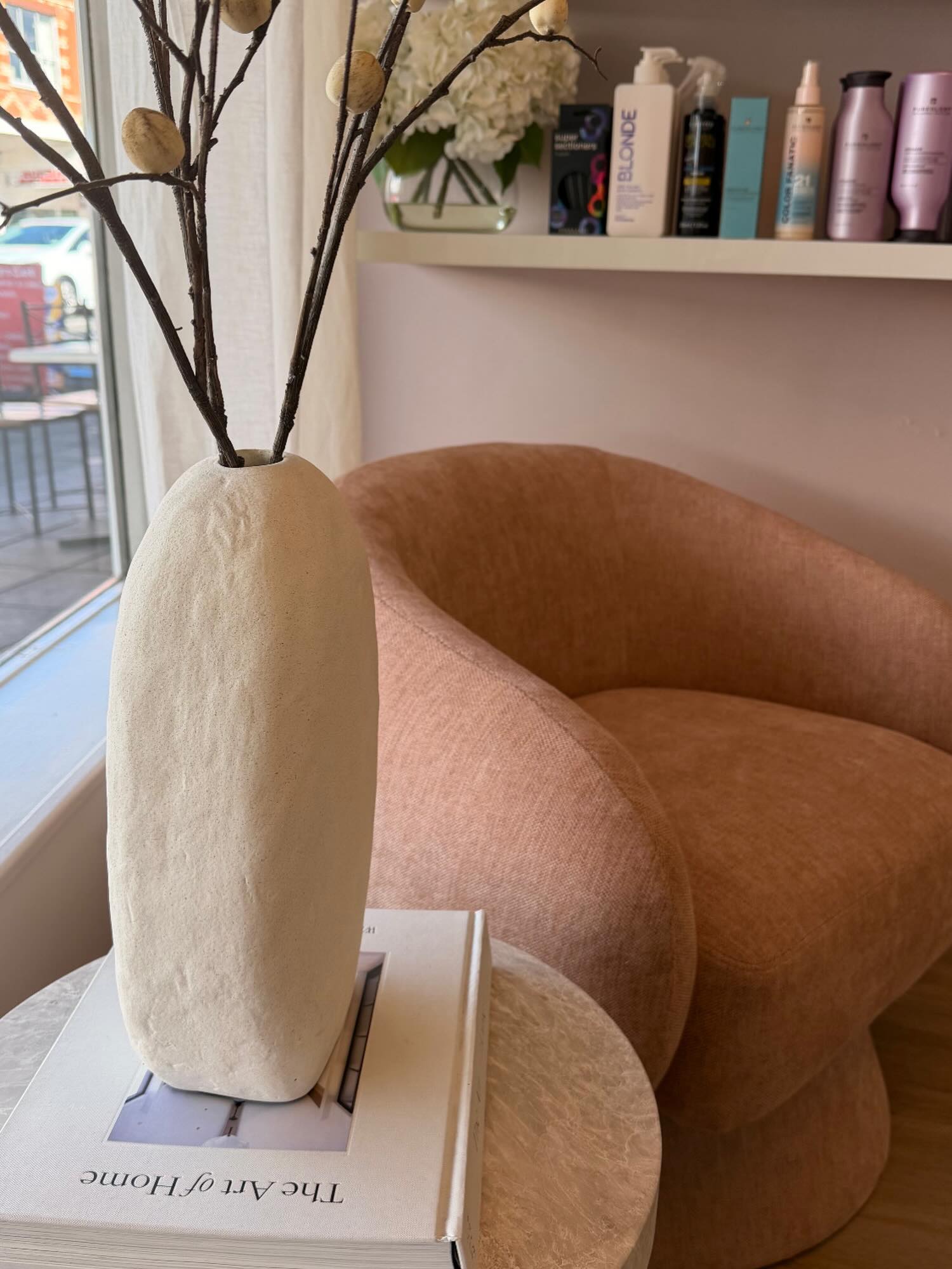 Fave little cosy spot in the salon today🫶🏼