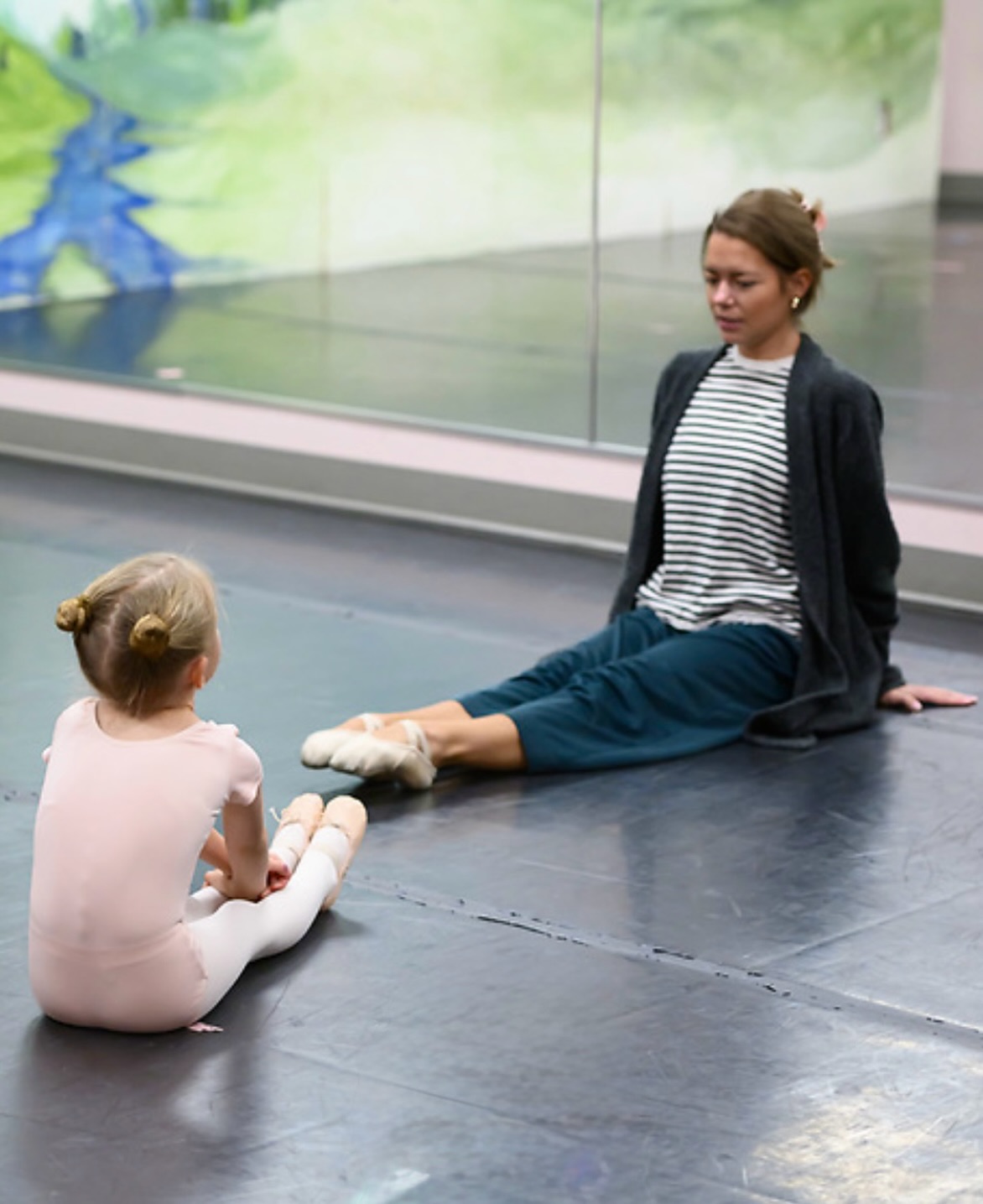 Watching, learning, growing. 💗
Thank you Ms. Karina for pouring into our youngest dancers, and thank you @candidlycreated for all the moments you capture!
Learn more about our Pre-Ballet Program and current summer camps on our website at https://www.littletonballetacademy.org — get involved today and watch your child build confidence, creativity, and a lifelong love of dance!
#preballetprogram #preballetclass #preballetdancers #littletonballetacademy #lbapreballet