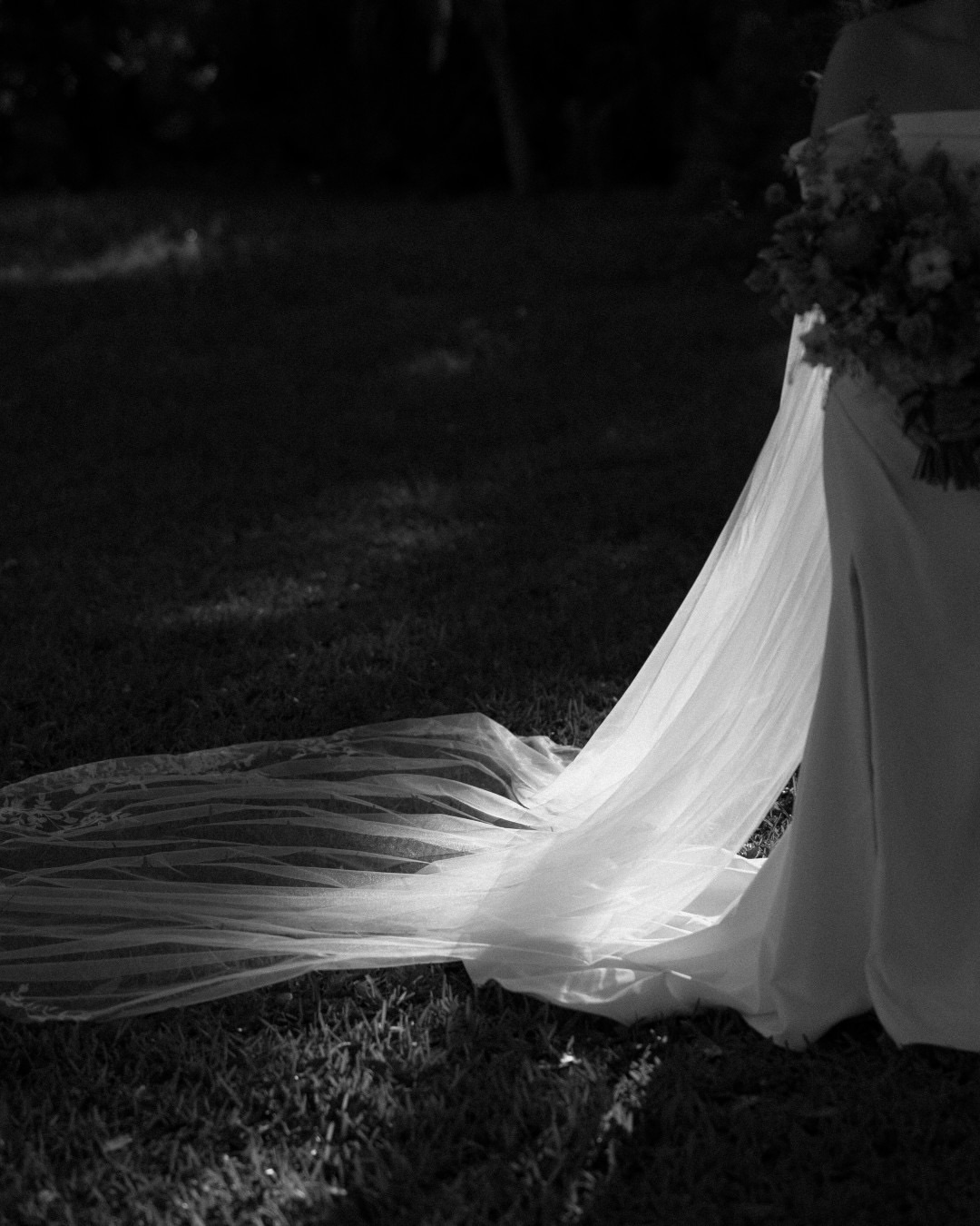 hi hello here are some portraits from the Barrands day that I love
Photographer: @hannahnoelcrtv
Ceremony Venue: @harborsidechapel
Reception Venue: @theestatefl
Florals: @chaletflowerszephyrhills