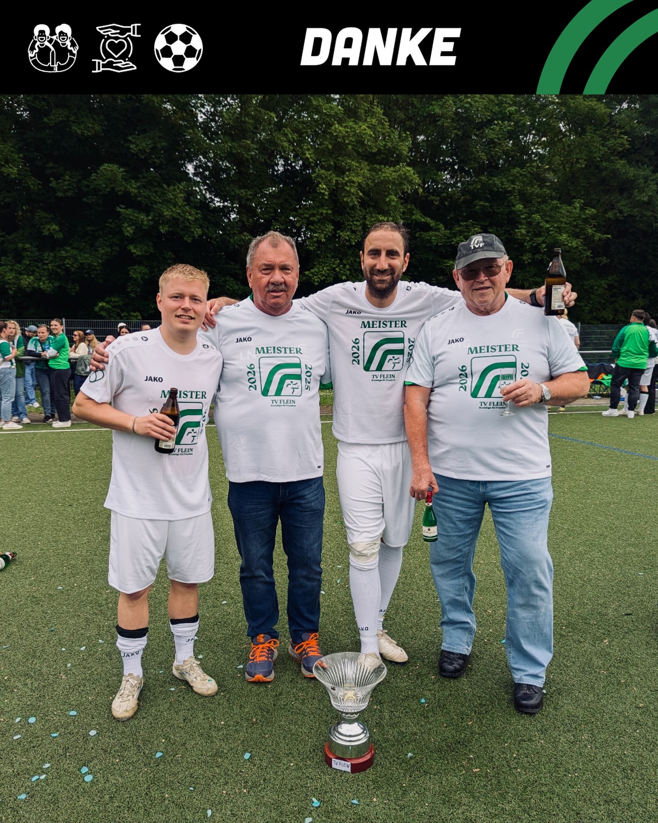 DANKE, Lolo & Willy! 🤍💚
Heute möchten wir einfach mal Danke sagen – an zwei Menschen, die den TV Flein nicht nur lieben, sondern unseren Verein mit ganzem Herzen leben. 💚
Lolo und Willy – wir sind unglaublich dankbar, euch in unserem Verein zu haben. Menschen wie euch sind unbezahlbar. Ihr seid immer da, wenn Hilfe gebraucht wird, packt an, ohne lange zu überlegen, und sorgt mit eurem Engagement dafür, dass unser Vereinsleben überhaupt möglich ist. 👏🏼💚
Lolo 💚🤍 von Herzen Danke für alles, was du in den vergangenen Jahren für den TV Flein geleistet hast. Als 2. Abteilungsleiter hast du unglaublich viel Verantwortung übernommen und trittst dieses Amt nun in diesem Jahr zurück.
Doch eins ist sicher: Den TV Flein wirst du natürlich nicht verlassen! 💚 Denn wer unsere Heimspieltage kennt, weiß genau, dass unser Kiosk ohne dich nicht das wäre, was er ist. 🍺🌭 Du planst, organisierst und sorgst dafür, dass alles reibungslos läuft.
Willy 💚🤍 auch dir möchten wir von Herzen Danke sagen! 💚
Für uns Spieler bist du an jedem Heimspieltag einer der Ersten am Sportplatz. Als Kassenwart sorgst du dafür, dass alles seine Ordnung hat – an dir kommt wirklich niemand vorbei. 💰😉
Doch dein Engagement endet dort noch lange nicht. Ob Arbeitsdienst, Veranstaltungen oder wenn spontan Hilfe gebraucht wird – auf dich ist immer Verlass. Du bist einer der Ersten, der anpackt, unterstützt und mit vollem Einsatz dabei ist. 💪🏼👏🏼
Ohne Menschen wie euch wäre vieles nicht möglich. Danke für eure Zeit, eure Leidenschaft und euren unermüdlichen Einsatz für den TV Flein. Ihr seid ein riesiger Teil unseres Vereins und dafür sind wir unendlich dankbar. 🙏🏻
Danke, dass es euch gibt! 💚🤍🍀
#tvflein #dankeschön #lolo #willy #vereinsmenschen