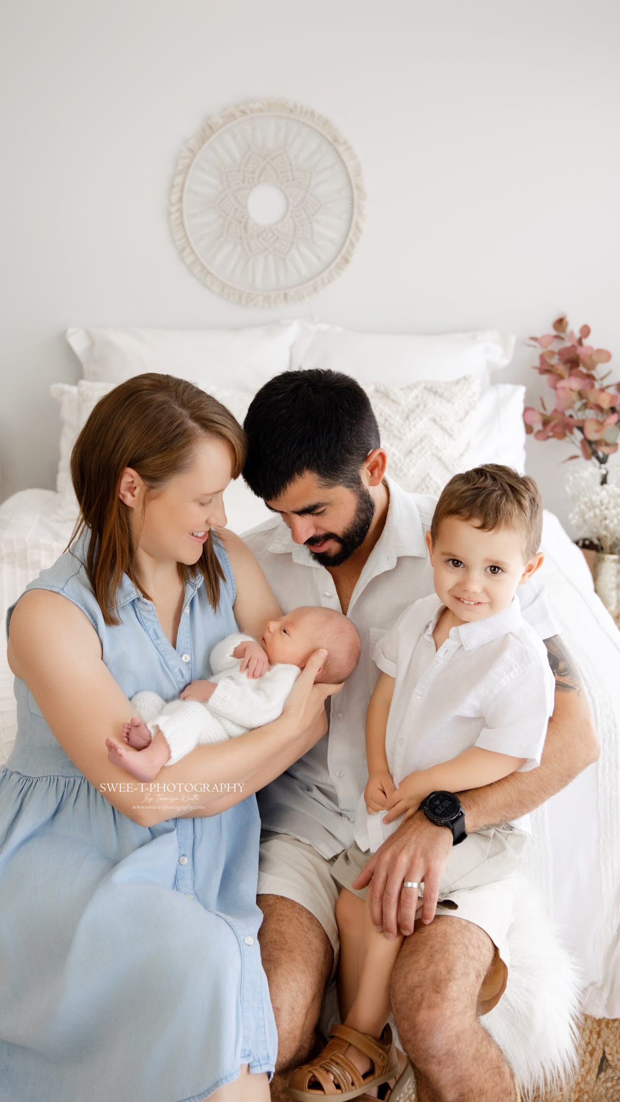 Six days earthside, a lifetime of love ahead.
Baby Theo’s Pure Beginnings session was filled with tender cuddles, proud big-brother moments, and the sweetest family connection. These fleeting newborn days pass so quickly, making every tiny detail worth remembering.
🤍 Theo | 6 Days New
✨ Now booking — secure your Pure Beginnings session today
https://www.swee-t-photography.com/purebeginningsnewborns
📸 © 2026 Swee-t-Photography Barossa’s Newborn Photographer
#barossanewbornphotographer #barossanewbornphotography #barossababyphotographer #barossamaternityphotographer #barossastudio