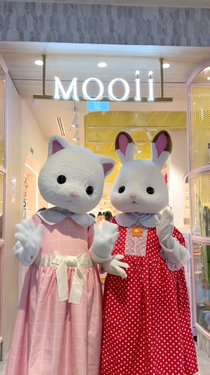 🌟 The countdown is on — our Sylvanian Families Event is just a few days away! 🌟
Here’s a special sneak peek... meet the adorable Freya 🐰 and charming Lyra 🐱, who you might just spot on the day! 💕
Expect rare limited editions, 10% OFF all Sylvanian Families, exciting lucky draws, giveaways, and a whole lot of fun activities for fans of all ages!
It’s going to be the cutest, happiest day of the year - and we can’t wait to see you there!
#SylvanianFamiliesevent #MeetFreyaAndLyra #LimitedEdition #Giveaways #Melbournecentral