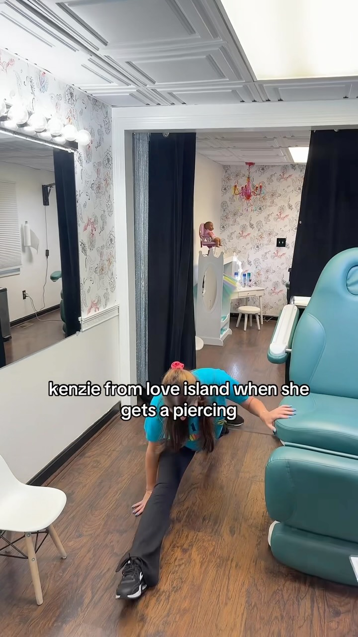 bust a split girl ‼️‼️
#loveisland #jewelryinspo #earpiercings