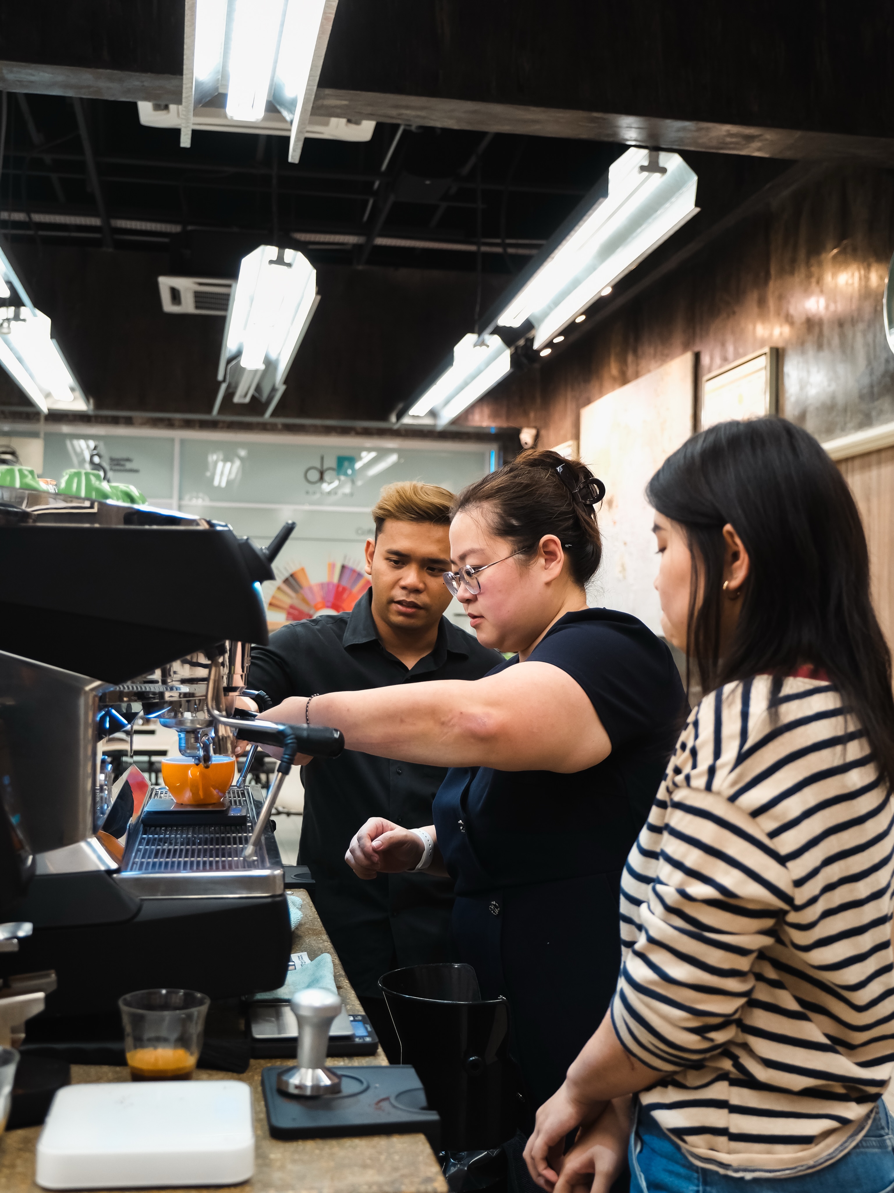 June 2026 in the books. ☕️
A huge congratulations to everyone who completed the SCA Barista Skills Foundation & Intermediate courses, guided by our trainer @_wanputera . Thank you for your enthusiasm, curiosity, and commitment to growing your coffee knowledge and practical skills.
Every great barista starts with strong fundamentals, and every professional grows through continuous learning. We look forward to seeing you put your new skills into practice and continue your journey in specialty coffee.
Ready to start your own coffee journey? July classes are now open for registration, secure your seat and we’ll see you in class!
#SCABaristaSkills #SpecialtyCoffee #CoffeeEducation #BaristaTraining #DCAcademy