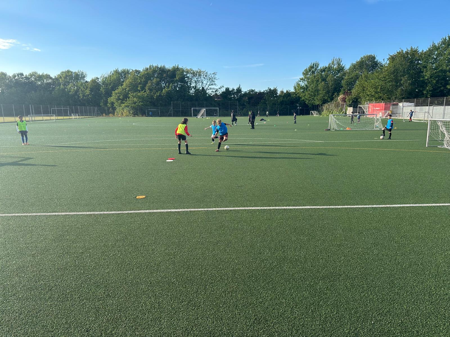 JPL TRIALS — A LOOK BACK AT LAST MONTH’S SESSIONS
Here’s a look back at our recent Junior Premier League trial sessions from last month.
A big well done to all the players who came along, worked hard and showed great attitude on the pitch.
At AFC Southgate, we’re always looking for players who are committed, coachable and ready to keep developing their game.
The JPL pathway is ideal for players who want to challenge themselves in a more competitive football environment, while still being part of a positive and supportive club.
Loved the energy.
Loved the effort.
Loved the “I’m absolutely scoring this one” confidence.
If your child is interested in joining AFC Southgate for the new season, please get in touch.
📩 Message us to register interest
🌐 afcsouthgate.com
#AFCSouthgate #JPLTrials #JuniorPremierLeague #FootballDevelopment #GrassrootsFootball #YouthFootball #PlayersWanted #NorthLondonFootball #SouthgateFootball