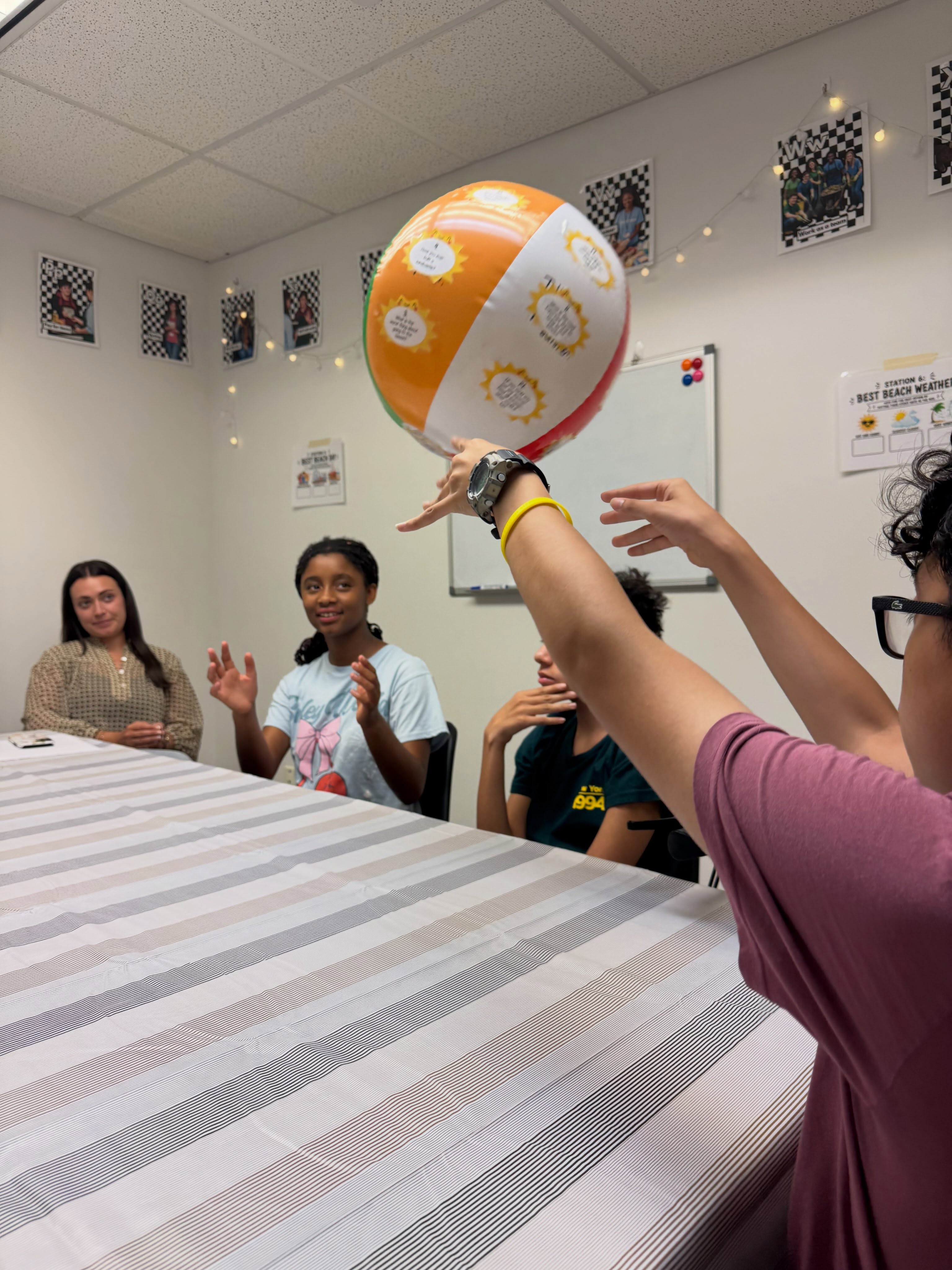 🏖️☀️ Beach Bash was a success! 🌊
Our adolescent social group kicked off the summer with a beach-themed session full of laughter, teamwork, and conversation! Participants practiced getting to know one another through beach ball conversation questions, worked together during a “Sand Sculpture Telephone” challenge (where communication was definitely put to the test! 😄), created hilarious captions for beach-themed social media posts, and shared their opinions during our beach voting stations.
From favorite beach snacks to the best beach weather, everyone had the opportunity to share ideas, listen to others, practice respectful conversations, and build new friendships—all while having fun!
We can’t wait to see what adventures next week’s Ice Cream Social brings! 🍦💙
#KeysToCommunicate #SocialSkills #SpeechTherapy #AdolescentGroup
