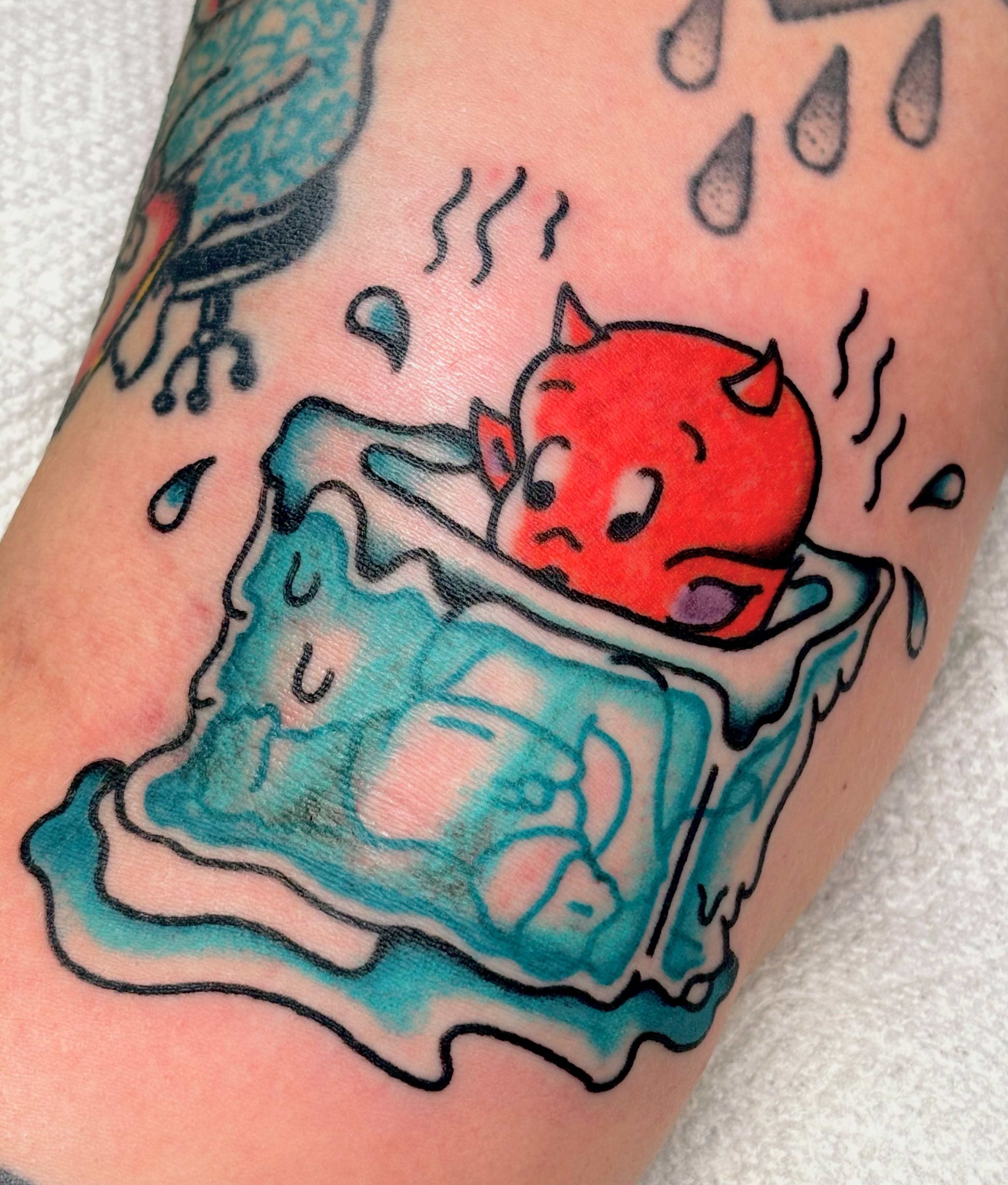 a little hot weather-friendly tattoo in the ditch for @dontcryslow 🧊