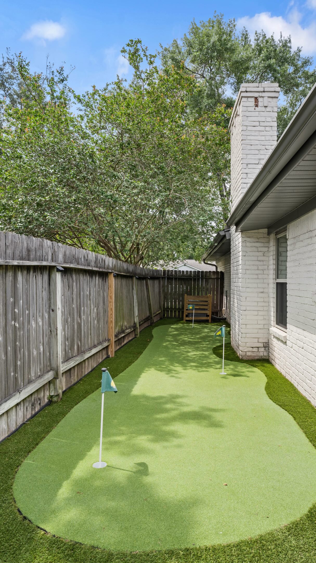 Are you looking for access to incredible Memorial West schools UNDER $1 million?!
Want a neighborhood with the most family friendly vibes? Yes please 🙋🏻♀️
This fully renovated 1960s home offers three generous bedrooms plus a dedicated home office, a lush backyard with a covered patio & personal putting green ⛳️, a gated driveway with an expansive motor court offering plenty of private parking, all situated in one of the most desirable neighborhoods for young families where kids are biking from door to door & every holiday comes with its own block party. 🎉
Zoned to highly desired Wilchester Elementary & offered at an incredible price under $700k. 👏
Reach out to book a private tour or come by the open house today, Saturday, from 2-4pm ✨
#memorialwest #nottinghamwest #houstonhomesforsale #houstonrealestate #houstonhomes