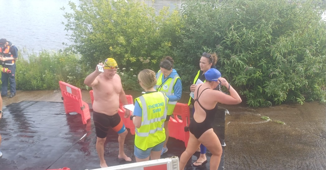 🌊🚗 Sandycovers on Tour!
While many of our swimmers were racing closer to home, Ed Duffy took Sandycove SC on the road to the Thomond Swim in Limerick on 13 June.
👏 Ed Duffy finished in an impressive 22nd place against a strong field.
Well done, Ed, on proudly representing Sandycove SC wherever the racing takes you! 🌊💪
