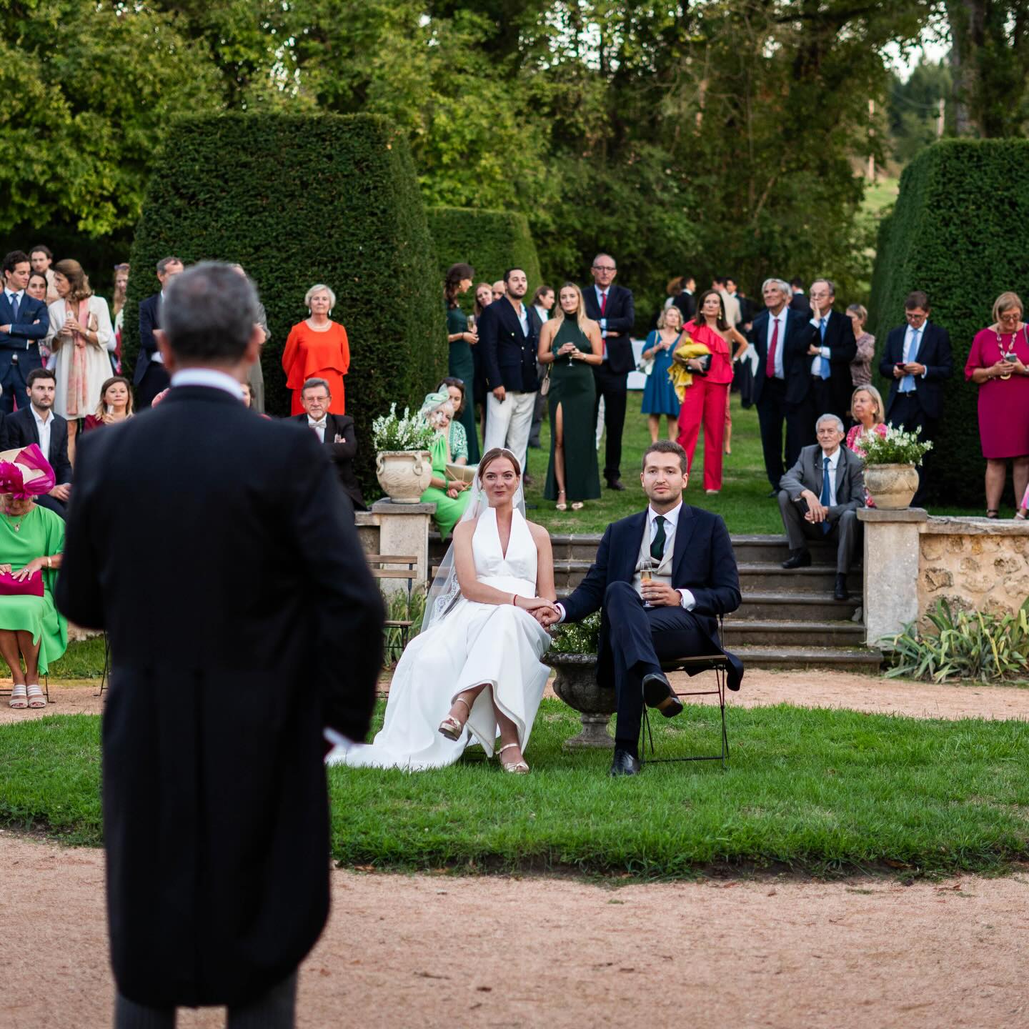 Discours durant la vin d’honneur 🥂🎤
#mariagelyon #photographemariage #photographemariagelyon #reportage #weddingphotography @lariviereandrea_