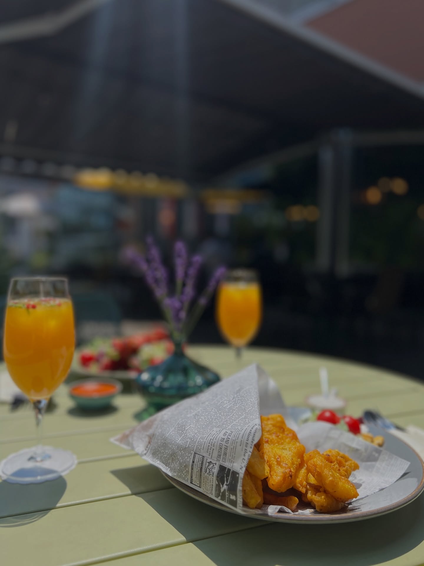 Summer’s temporary. Outdoor lunch plans shouldn’t be☀️👒