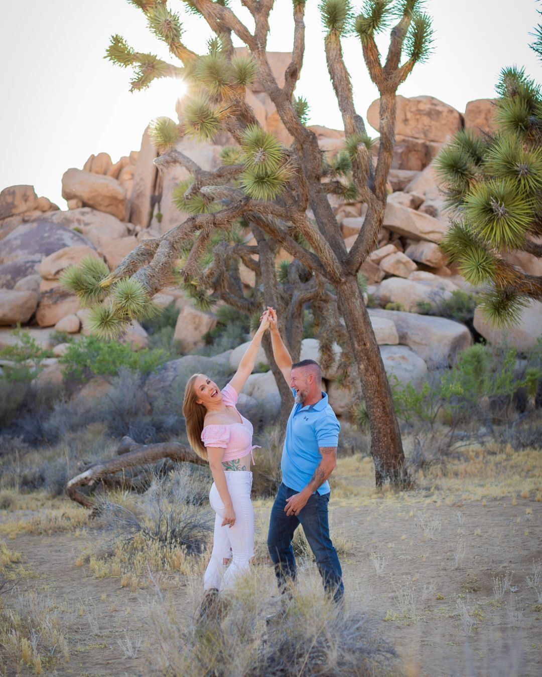 Joshua Tree couples photographer 🌵
Joshua Tree engagement style session ☀️
Soft desert light, quiet laughter, and that kind of love that feels easy—like it’s always been there. The kind you don’t pose, just notice 🤍
#joshuatreephotographer #joshuatreecouplesphotographer #engagementphotographer #desertphotoshoot #highdesertphotographer #coachellavalleyphotographer #sarahnicolephoto #Sarahnicolefamily