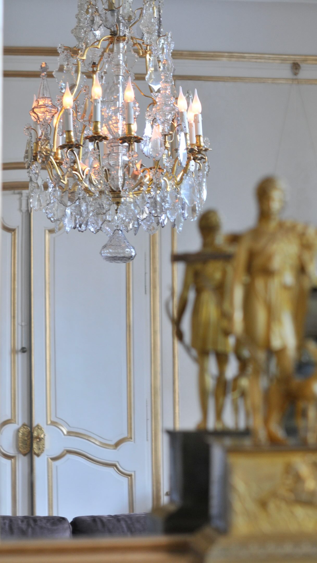 Se replonger dans les archives …#peintreendecor #restaurationdupatrimoine #frenchdecor #patrimoinefrancais #decorativepainting