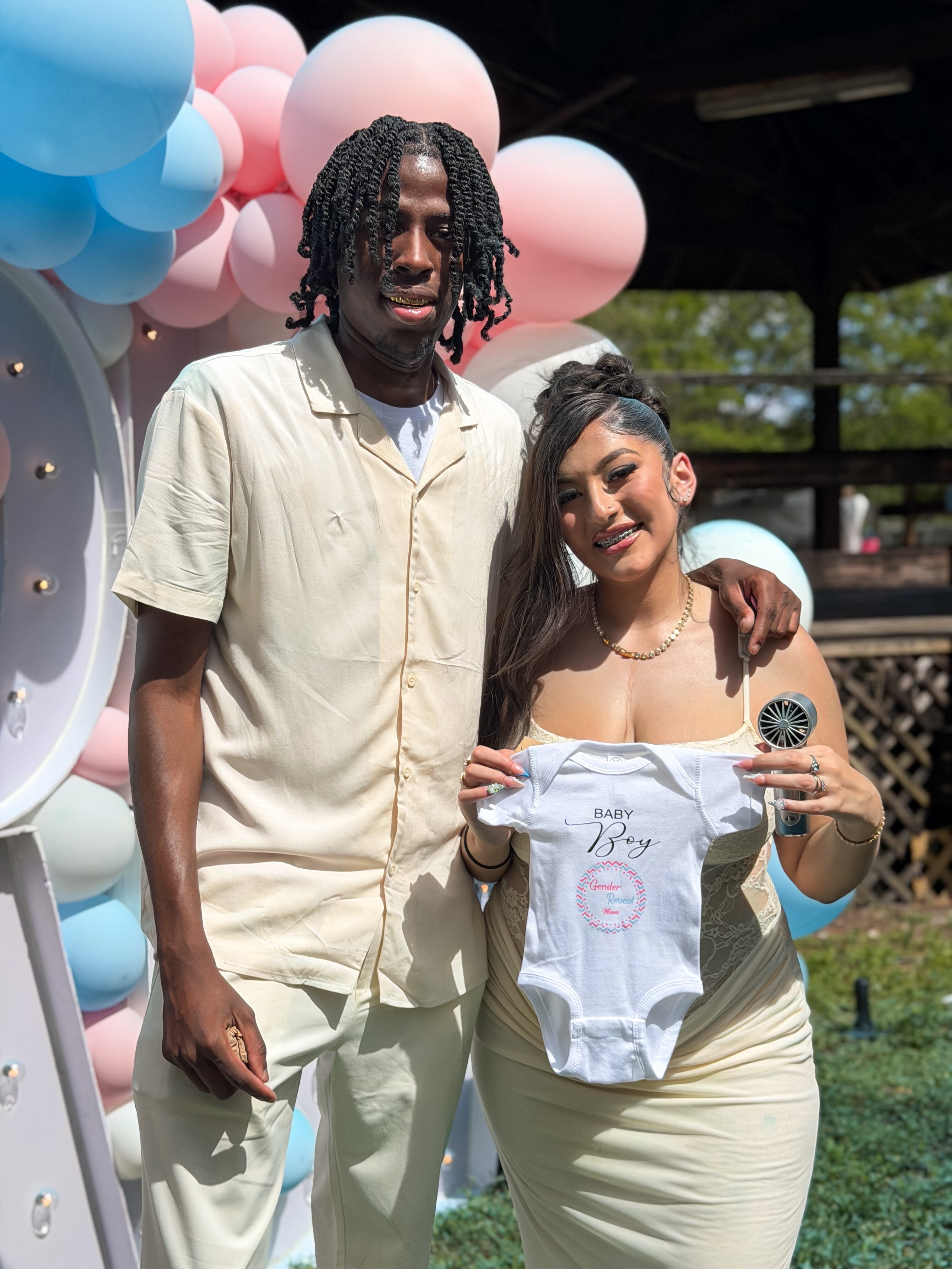 A big thank you to every family that trusts us with their gender reveal. ๐๐ฉท
We are grateful to be part of such a special moment and create memories that will last forever.โจ๐
.
.
.
#genderrevealmiami #miamigenderreveal #revelaciondesexo #revelaciondegenero #heorshe