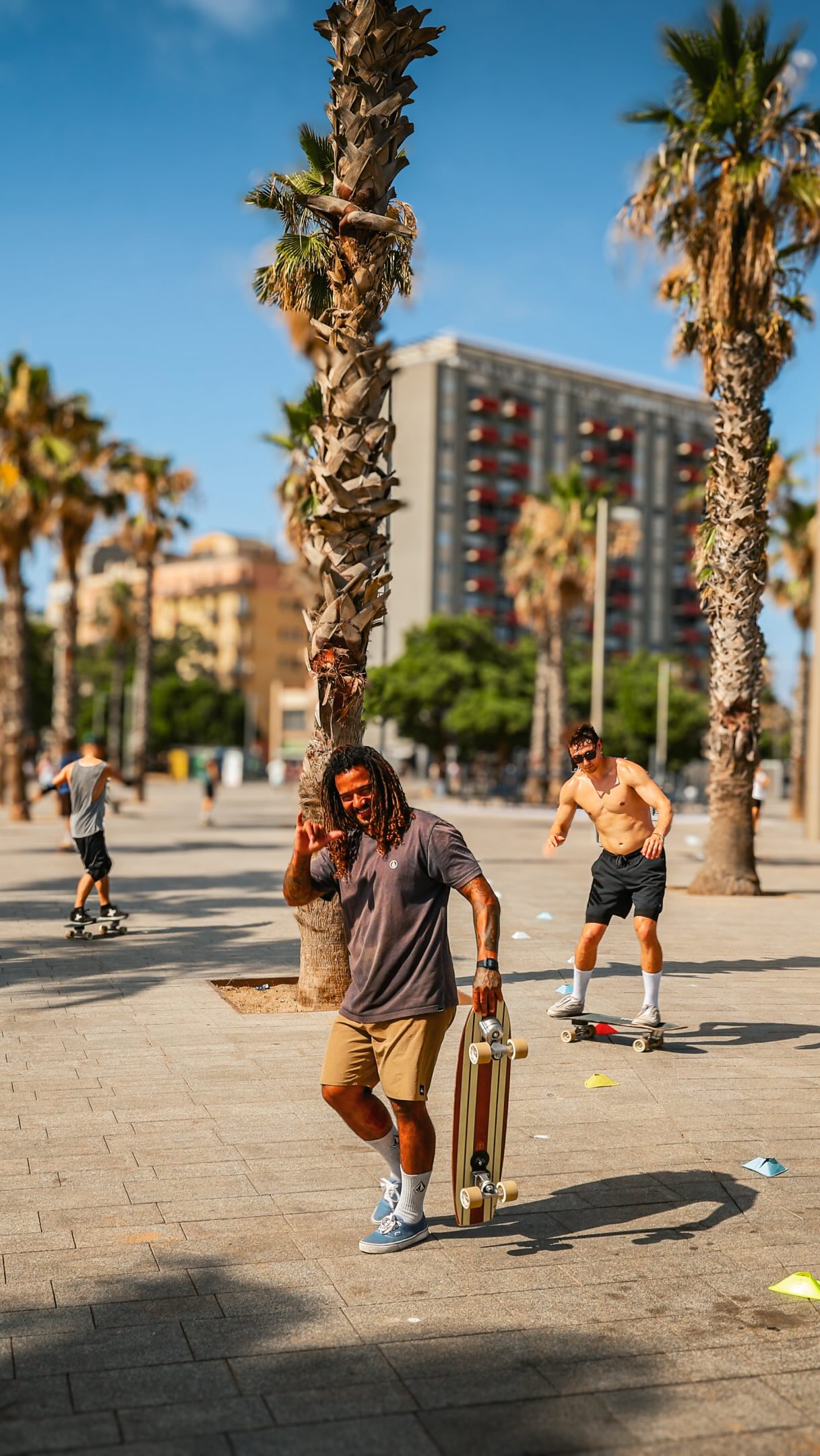 Primera edición de Salt & Flow. Tremendo flow!
Gracias a todos por venir a disfrutar Barcelona como se merece! 🥳
Experiencia Paddle Surf @dgpaddlesurf
Regalos de @sharkwheel @puntalacubabrand @yowsurf @melouclothing
Cervezas Cerdos Voladores @cerdosvoladoresbeer
Terraza @boardridersbarceloneta con música de @djlandeep
Fotos de @radmonkey_official
Organizado por @yojany_surfsk8_sessions @your.surfskate.coach