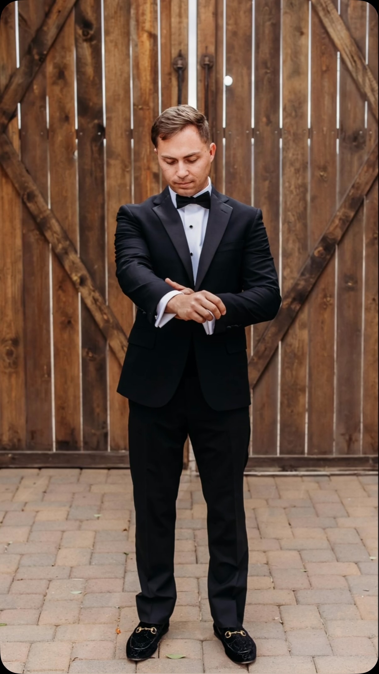 Groom’s photo variety can be easy as 1,2,3!
.
.
#groominspiration #groomportrait #weddingphotography #weddinginspiration #azweddingphotographer
