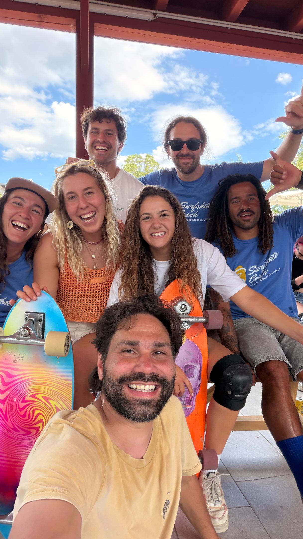 Vienna day 3 ✨
We started the day with focused surfskate workshops at the Penzing Skatepark. Drop-in, slides, bowl technification and a lot of tricks. In the afternoon the @surfskate.vienna contest with cool vibes and great riders enjoying the sun!
Thank you Vienna for welcoming us!
Stay in tune for our last day! ✌️