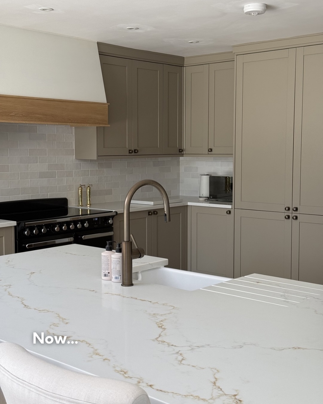 Oh, what a difference Quartz makes! ✨
Our client @eatonandhome loved their existing kitchen layout and cabinetry, so rather than a full renovation, they chose to transform the space with new stone worktops.
A simple change, but a huge impact.
The kitchen now feels brighter, more inviting, and perfectly suited to their style. Proof that you don’t always need a full renovation to completely transform a space.
#quartzworktops #kitchenworktops
#kitchendesign #kitchenrenovation