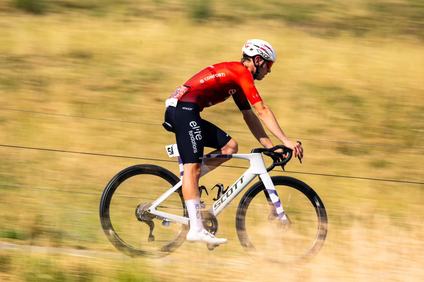 Championnat Suisse 2026 🇨🇭
Juste déçu de ma course, je reviendrai plus fort ⚔️
Bravo @valdarbellay pour la course de fou 😍 et à toute l'équipe @elitefondationscyclingteam pour tout le travail ce week-end 🔴⚫️
Maintenant focus sur la suite de la saison ⚜️
📸 : 1,2,4 @loic_chardonnens, 3 @remi_cuche
#elitefondationscyclingteam #elitefondations #ekoï #bike #races