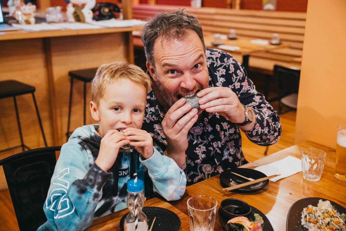 It’s a fact… little kids (and clearly some big kids) love Japanese street food. It just so happens, that’s what ZENZEN does best, a menu full of crispy bites, filling bowls and of course, bao buns… and plenty more.
Open Wednesday to Saturday from 5pm. Walk-ins welcome, but book ahead if you can.
Image via @zenzen.gisborne
#ZENZEN #KuzuIzakaya #GisborneEats #MacedonRanges #JapaneseStreetFood
