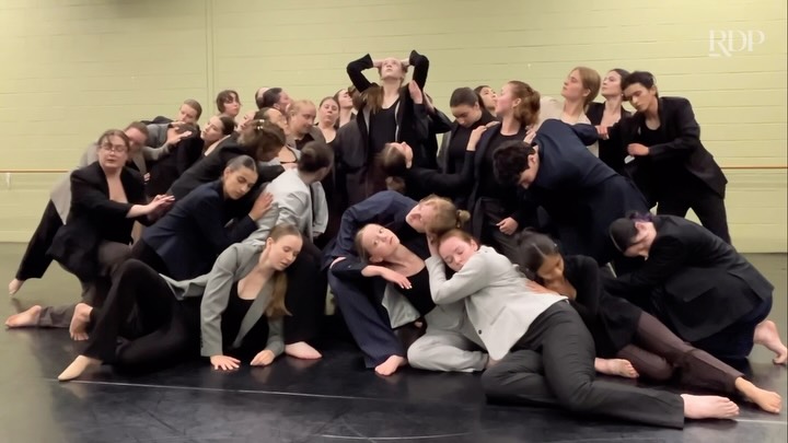 WE DID IT!!! Our fifth showcase was a success 🎉🎉🎉
A huge thank you to everyone who came out to our showcase last night - we sold out TWICE!!
-Thank you to Heidi Churchill and @carouseldancecentre for the studio space and support of the project.
-Thank you to the The Conrad Centre for the Performing arts for providing lighting and sound technicians as well as the lovely space to perform in.
-Thank you to our sponsors: @japanesepapercutting, @ossdancefest and @aria_musicacademy, and to @whoopsiedaisydrinks for doing a collaboration event with us
- To our exec team members Aleks Kangur, @naahomeh_25, @avaschembri.k, @nsimonovic7, @jessixagu, @just.courtneyc, and @shanniaj for all of your help this past year and everything you’ve done to make RDP a success!