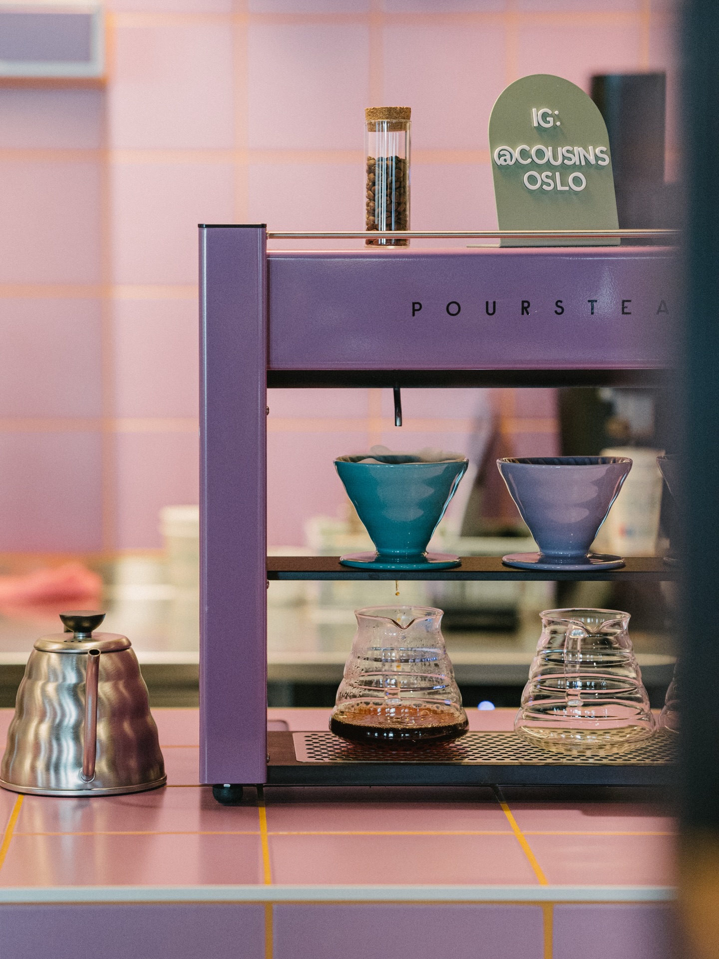 Weekends taste better at places like @cousinsoslo ☕☀️
.
.
.
.
.
.
#poursteady #poursteadycoffee #lamarzocco #lineapb #rrebel