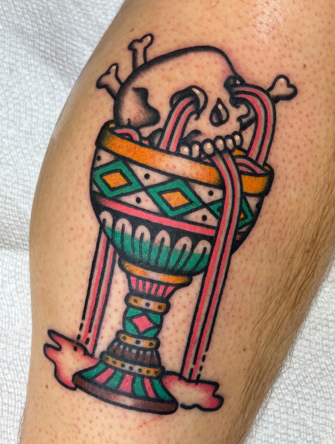 Pepto bismol cup? Thanks Jordan!! 🙏
#skulltattoo #goblettattoo #traditionaltattoo #torontotattooartist