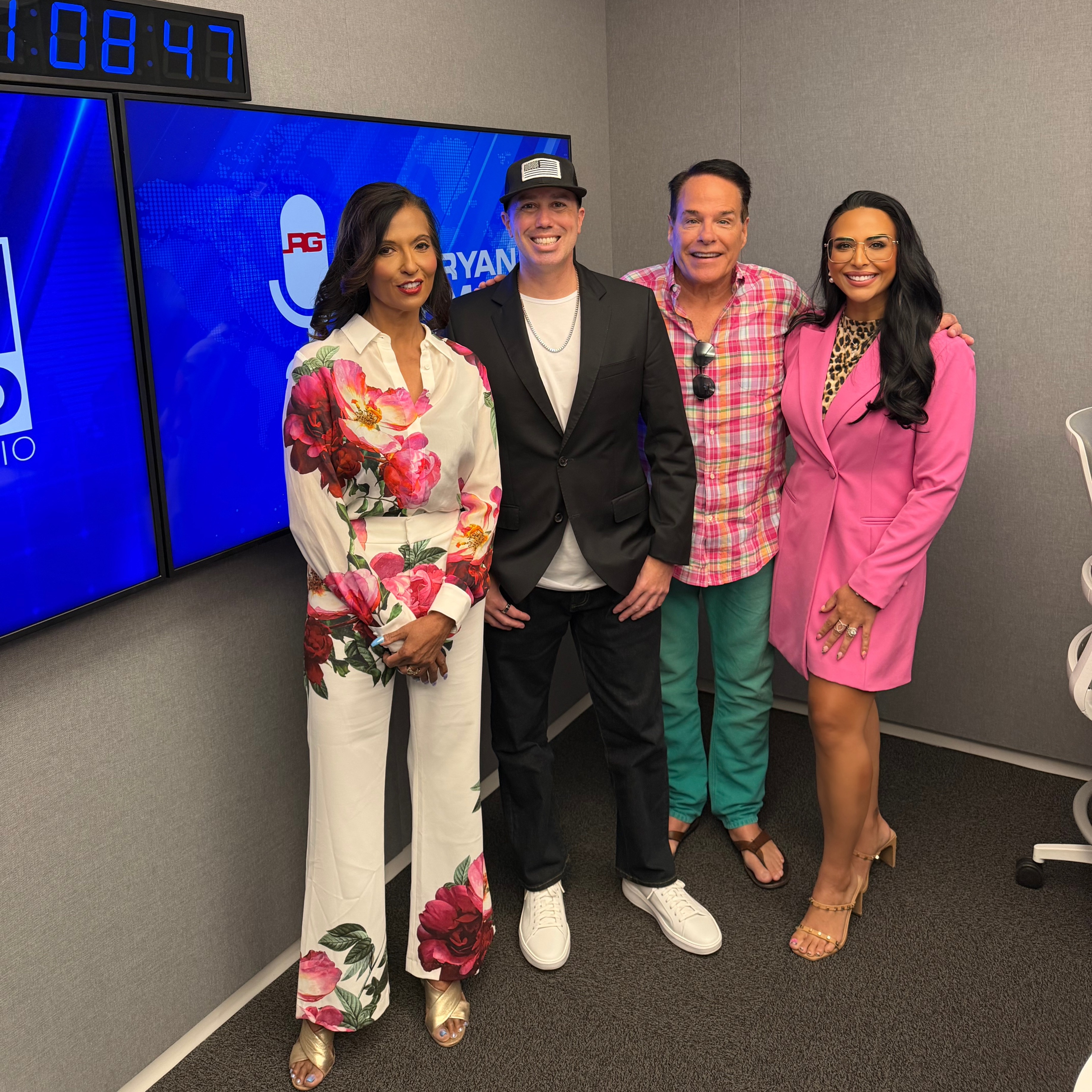I recently spent some time with a few fantastic partners of the show: @thehollandgrp, @frankthebankcoto, and Mitch Berg from @advocatehealthadvisors. Make sure to check them out. Trust me, you'll be glad you did!