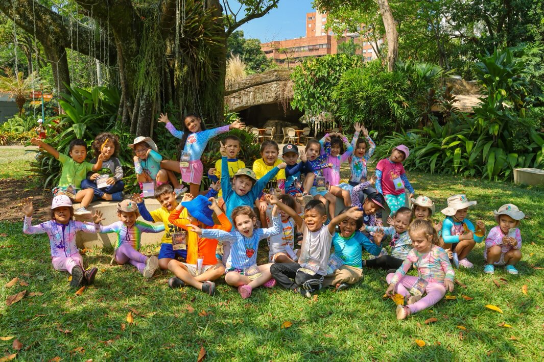 ¡Así vivimos nuestra primera semana de Zoovacaciones! 🐾✨
Juegos, recorridos, aprendizaje y muchas experiencias hicieron de estos días una aventura llena de naturaleza y diversión.
¡Aún estás a tiempo de inscribirte!
📲Contáctanos al: 317 4354678
#vacacionesescolares #cali #zoologicodecali #zoovacaciones