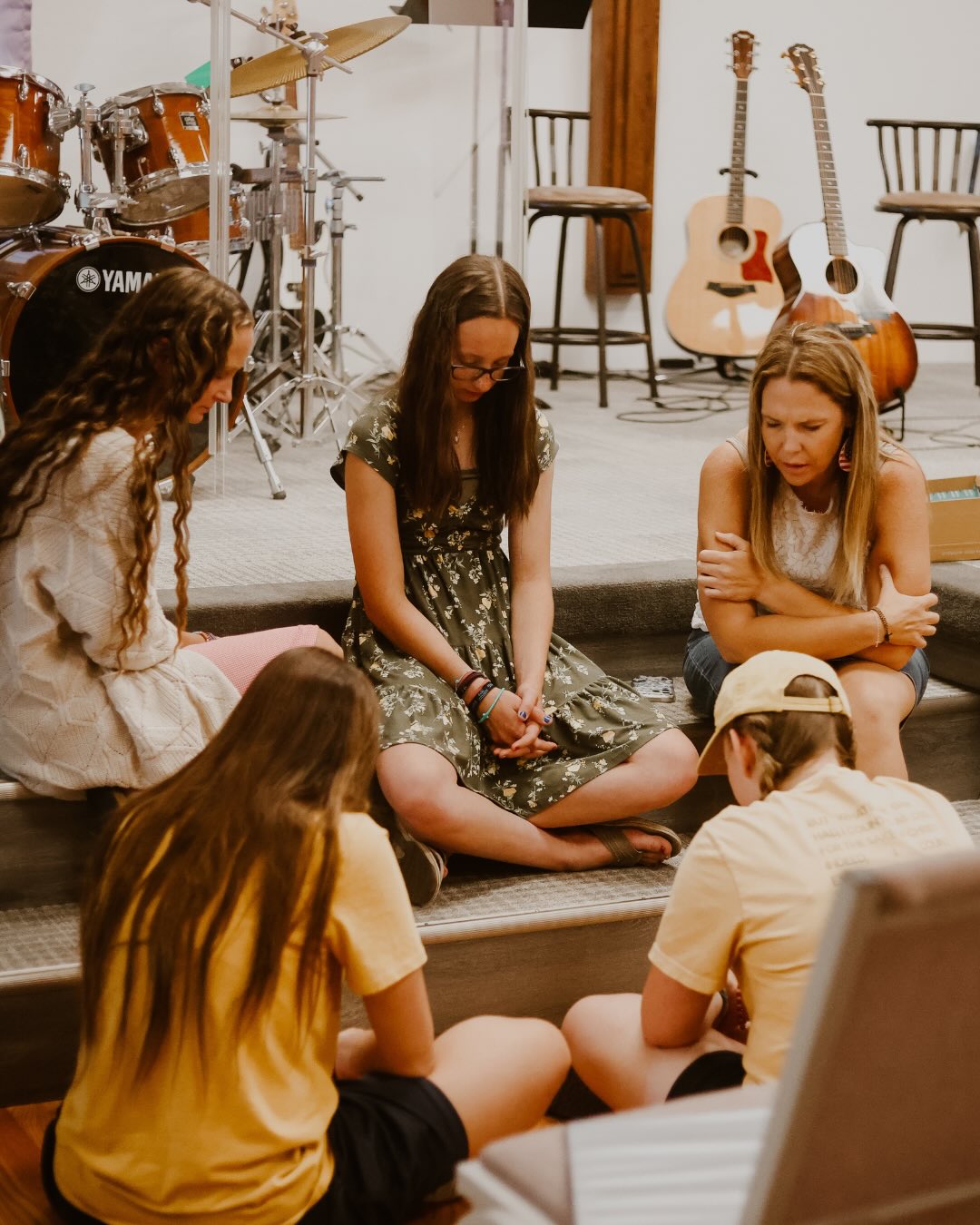 What an incredible Staff Training day! 🙌🏼 It was a time of prayer, preparation, and lots of laughter. We can’t wait to see how the Lord uses these faithful men and women of God to further His Kingdom!!
Psssst - staff shirt reveal?!?! 🤩