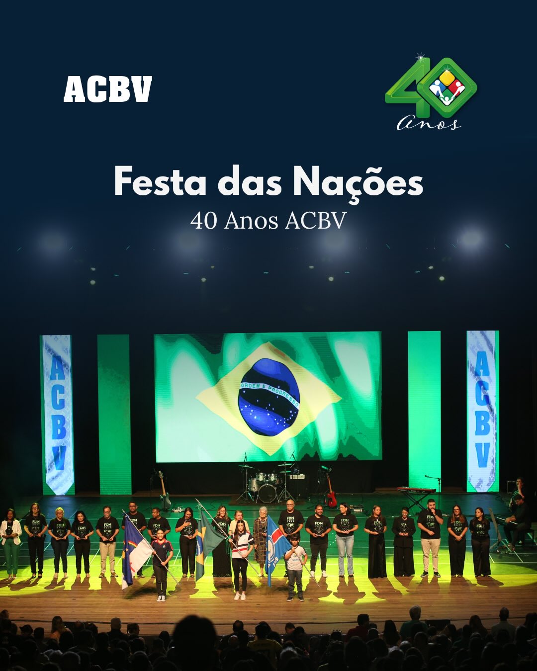 A nossa tradicional Festa das Nações deste ano teve um sabor ainda mais especial: foi o grande marco da nossa comemoração de 40 anos de trajetória da Academia Cristã de Boa Viagem!
Nossos alunos deram um verdadeiro show de dedicação, pesquisa e talento. Cada turma mergulhou na cultura, história e desafios de diferentes países, trazendo apresentações belíssimas que refletem a nossa busca pela excelência acadêmica e pela compreensão do mundo através de uma cosmovisão bíblica sólida. Afinal, estudar as nações é reconhecer a soberania do Criador sobre toda a Terra.
Para fechar com chave de ouro e celebrar essas quatro décadas de fidelidade do Senhor, tivemos uma participação super especial da Banda Purples, que conduziu toda a nossa comunidade escolar em um momento poderoso de louvor, adoração e gratidão! 🎸🙌
Olhamos para o passado com gratidão pelos 40 anos e para o futuro com a certeza de que estamos formando cidadãos preparados para impactar o mundo.
@purplesbanda
#academiacrista #40anosACBV #ACBV #FestaDasNações