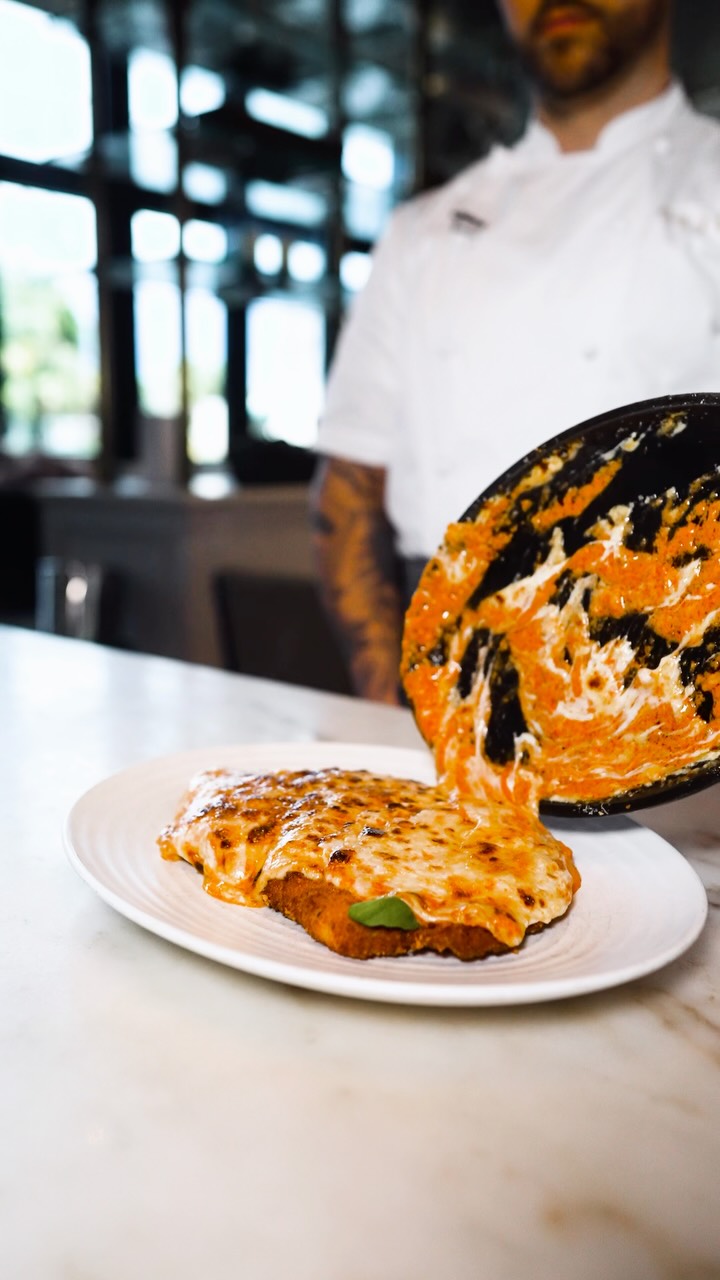 Adriano Chelentano, Fine Looking Chefs & Table side Chicken Parm. That’s @olivia_modernitalian guys 🫶🏻
SHTROM Creative
#tampa #tamparestaurant #tampaeats