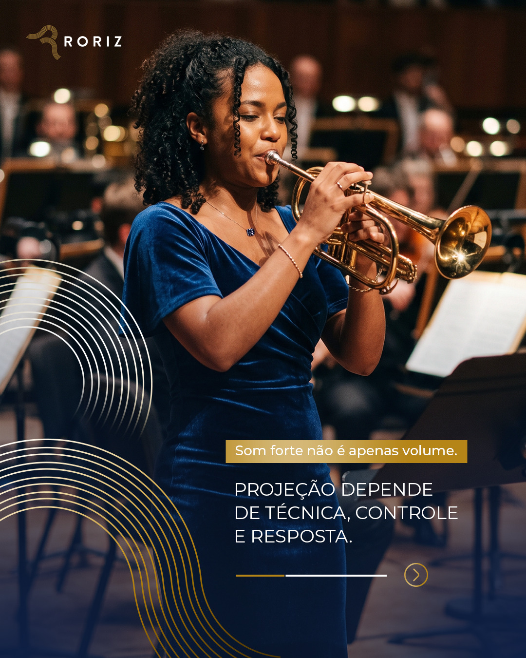 Instrumentos de metal possuem presença e projeção marcantes, mas a qualidade sonora vai muito além da potência.
Técnica, controle, manutenção e adaptação ao instrumento influenciam diretamente o resultado musical. A escolha do bocal também faz parte desse processo, mas não existe uma única opção ideal para todos.
Modelos mais leves ou mais pesados, diferentes formatos e medidas podem oferecer respostas distintas. A escolha depende das características do músico, do instrumento, do repertório, da performance desejada e até do local da apresentação.
Mais do que buscar apenas volume, o músico deve encontrar uma combinação que ofereça conforto, clareza, equilíbrio e segurança durante a execução.
Som forte também é controle, projeção e intenção musical.