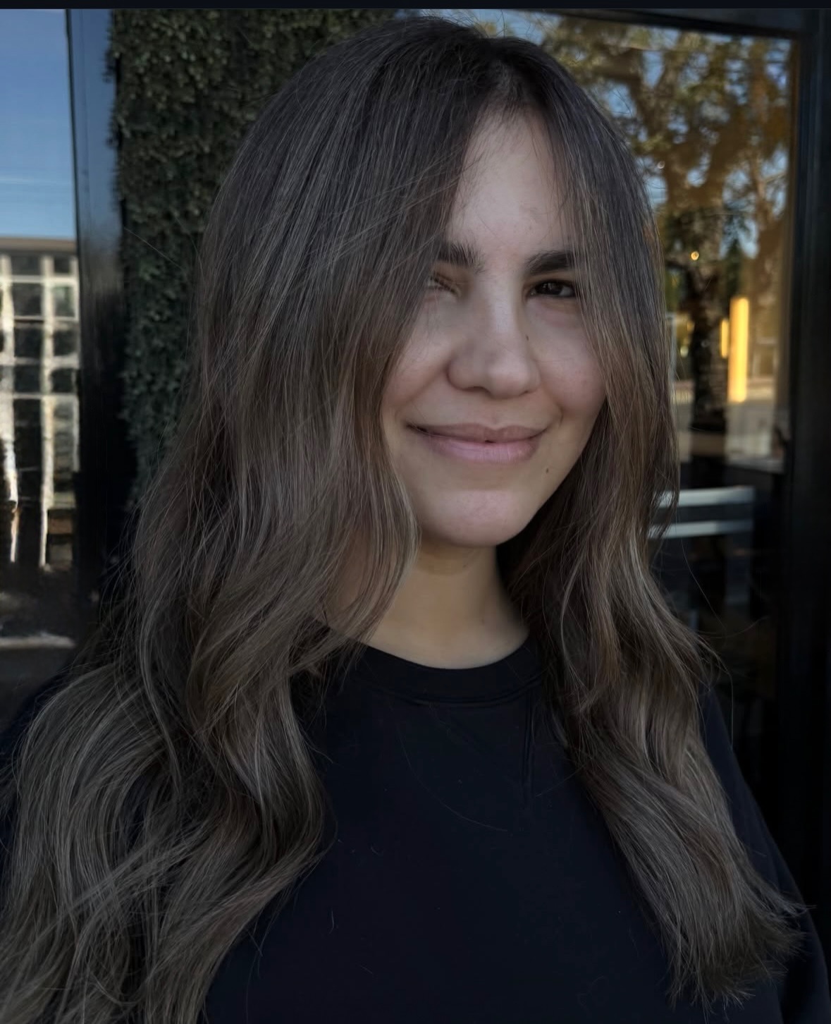 Healthy hair is always in style here.
When your color loses depth and shine, it can make your whole look feel tired.
Our goal isn’t just to cover gray or refresh color.
It’s to create healthy, dimensional hair that’s easier to wear every day with professional care in the salon and personalized Kérastase products at home to help protect your investment.
Less maintenance.
More confidence.
Hair that works with your life.
Color transformation @priyahaircolorist