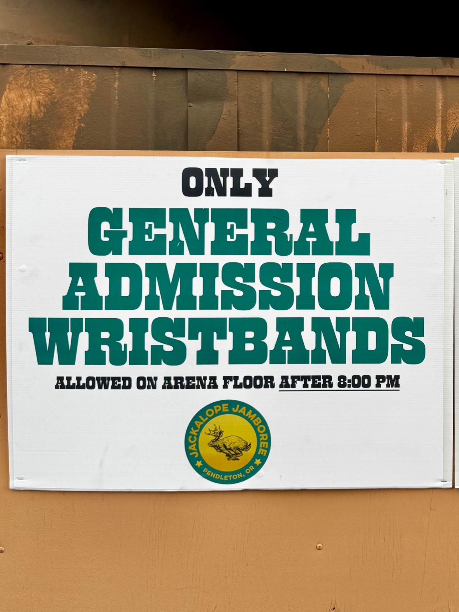🎟️ Quick Friday & Saturday reminder!
Starting at 8:00 PM, the General Admission Floor is only accessible with a GA wristband.
🥤 Saturday only: After 8:00 PM on the GA Floor, all drinks must be in plastic cups. No cans or bottles will be permitted. Cups will be available at the GA Floor entrance and all bars.
Thanks for helping us keep the party rolling! 🤠
