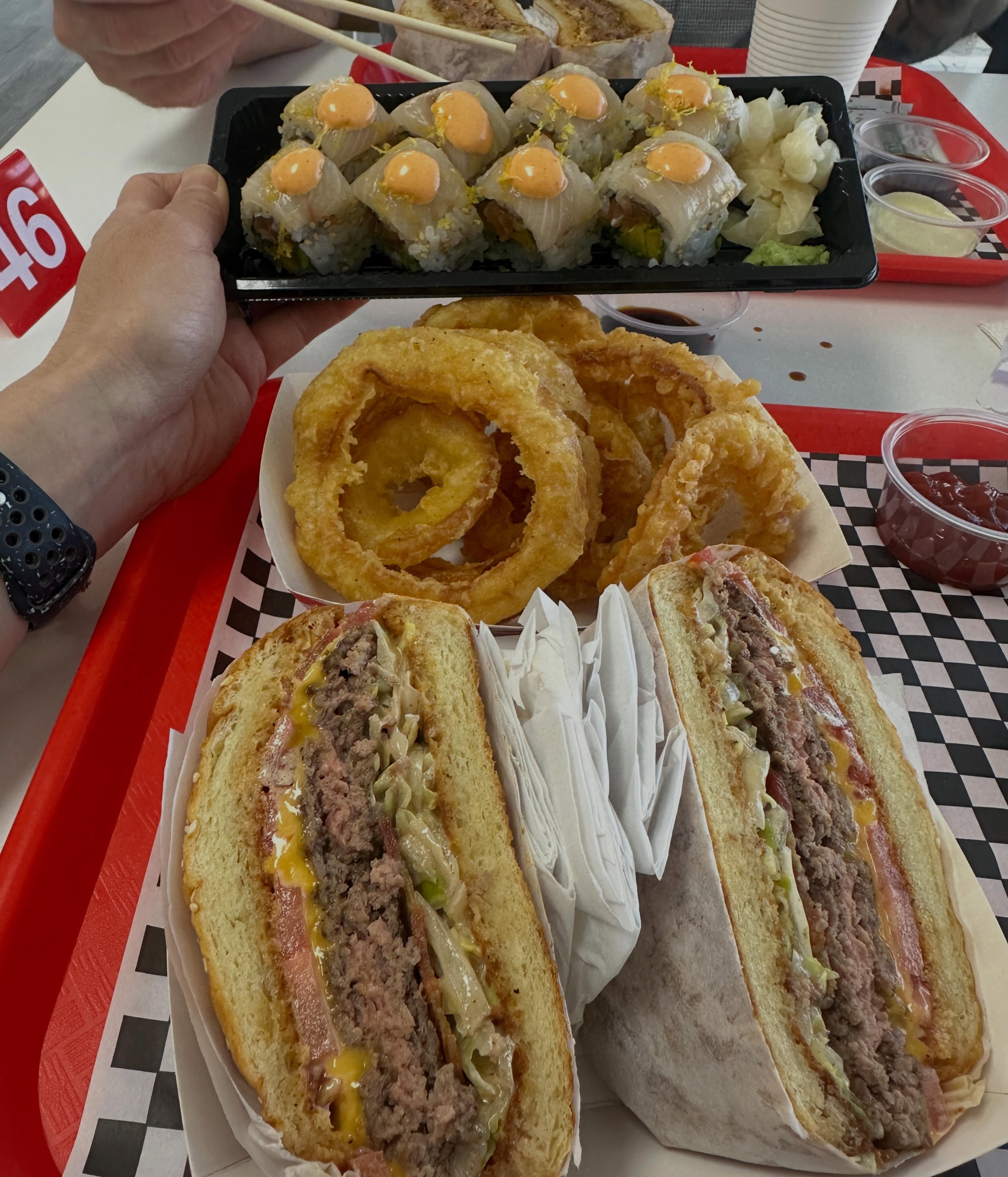 Birthday dinner is complete! Sushi and a burger from @doda_dallastx hit the spot for another trip around the ☀️. This cozy spot is perfectly unassuming and is 👩🏻🍳💋. Wagyu burgers are ground every morning and home made buns are baked fresh every morning. Onion rings were killer and it’s BYOB. 😎