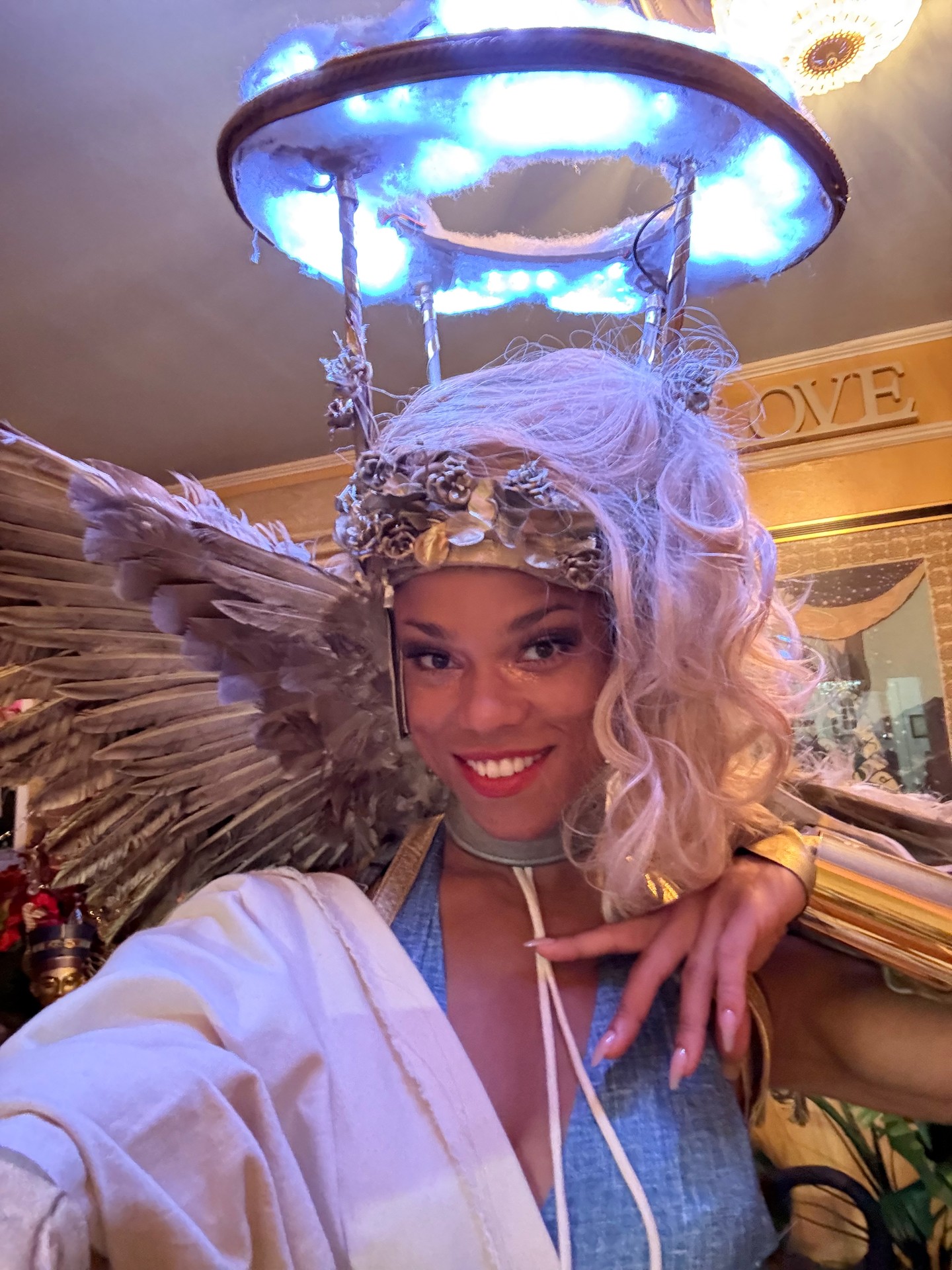 An angel among us!
The incredible @gallexii bringing a heavenly experience to a private event as our glowing LED Halo Angel.
---
#CassidyHaleyProductions #WinterWonderland #NYC #ImmersiveExperience #EventDesign