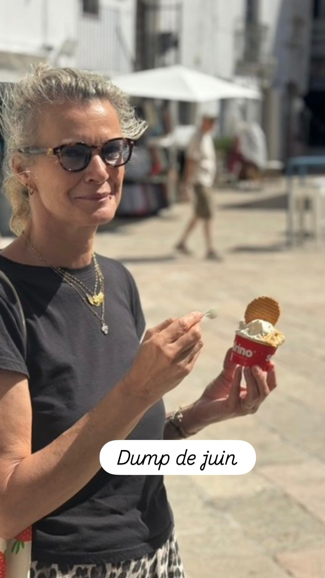 Dump de juin ! 🍓
.
Retour en images sur ce mois ensoleillé / caliente 🥵 et bien occupé
Pas mal de commandes - même si la saison touche à sa fin, de jolis projets, de belles fêtes, des bons petits plats …
et beaucoup d’Italia Bellissima !
.
Je prépare (déjà) la rentrée, avec de nouvelles idées et un projet de (très) longue haleine qui devrait (enfin !) voir le jour : je vous en dis plus très bientôt 🥰
.
#dump
#juin
#pouilles
#papeterie
#creationfrançaise