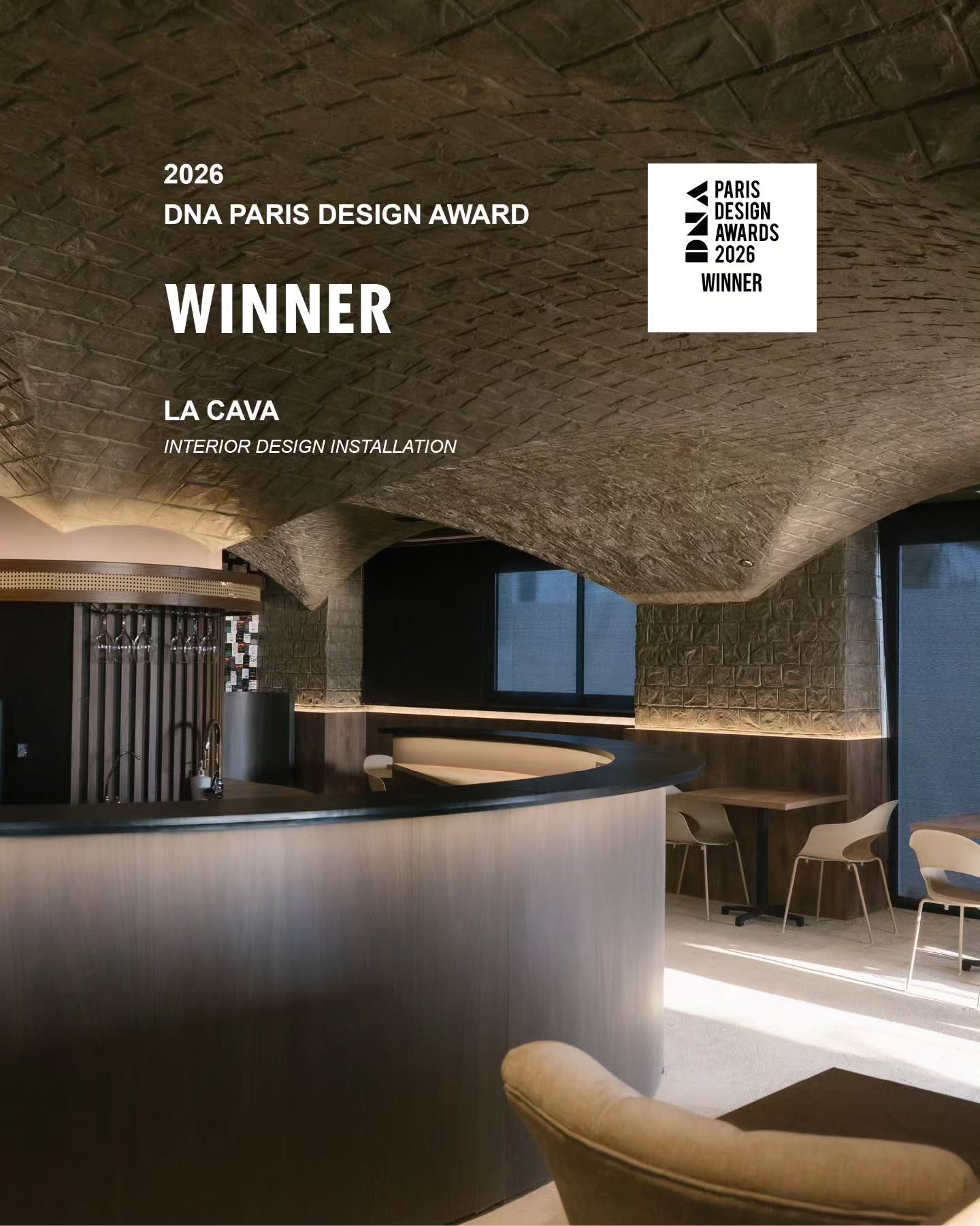 City Winery @citywinery.ec pop up ha sido reconocida como Ganador de los DNA Paris Design Awards 2026 en la categoría Interior Design
Concebido como un espacio donde la arquitectura, el vino y la narrativa se unen para crear una experiencia inmersiva. Refleja nuestra vision de ir mas ayá con los detalles.
Agradecemos al jurado @dna_paris , a Dos Hemisferios @bodegadoshemisferios por confiar en nuestra visión y a todo el equipo que hizo posible este proyecto.
Diseño y Construcción: @dos.arch
City Winery has been recognized as a Winner at the DNA Paris Design Awards 2026 in the Interior Design.
Conceived as a space where architecture, wine, and storytelling come together to create an immersive experience
This reflects our vision of designing spaces that go beyond function.
Our sincere thanks to the jury, Dos Hemisferios for trusting our vision, and everyone who made this project possible.
Design and Build: @dos.arch