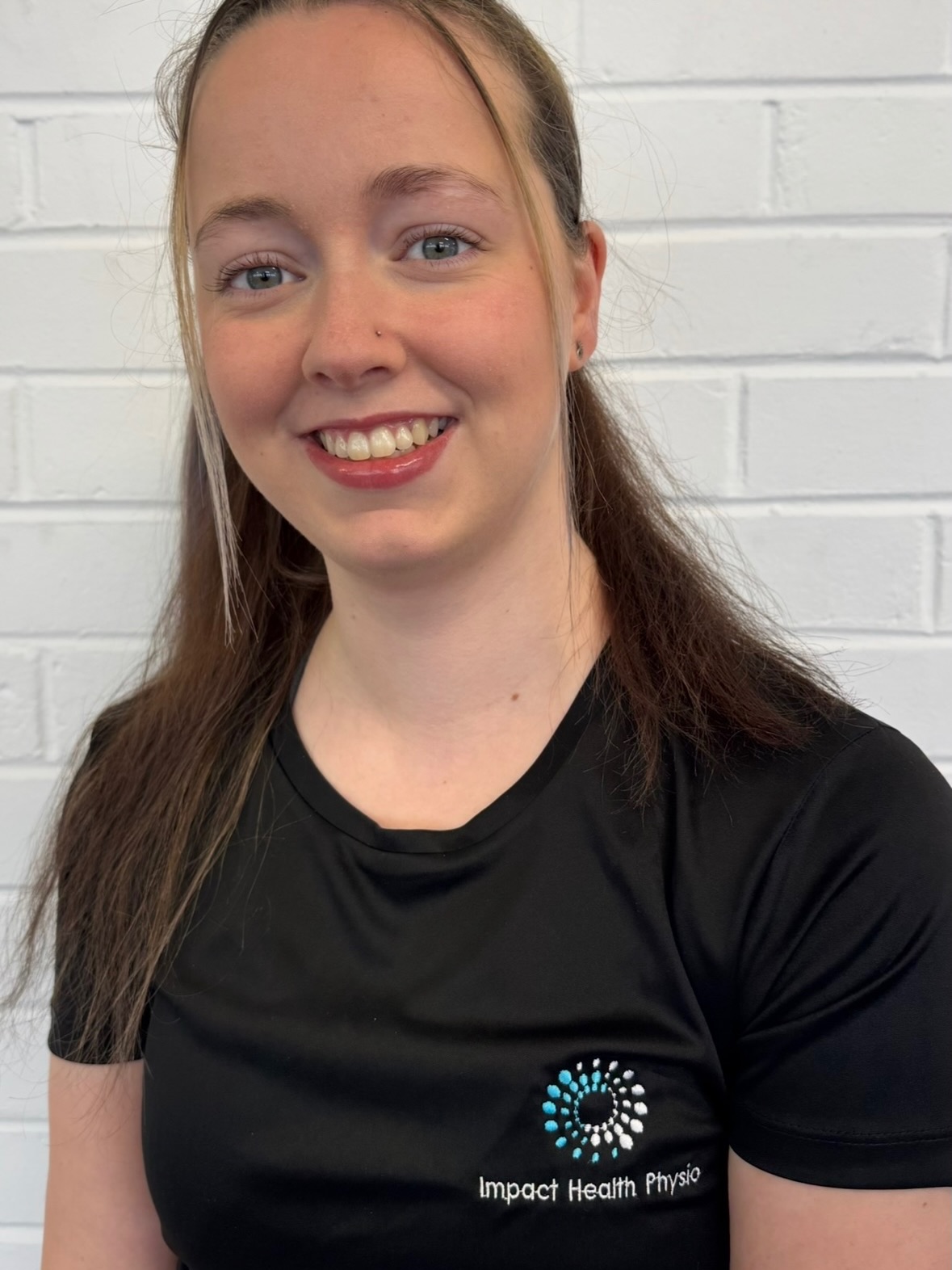 Welcome Izzy to IHP! 😊
I’ve known Izzy for several years and we are very excited to have her on board, she’s a top notch Physio 🙌
Izzy graduated from Ulster University with a BSc (Hons) in Physiotherapy and has experience working with senior and junior sports teams across football, rugby and Gaelic football. She enjoys helping people of all ages recover from injury, reduce pain and return confidently to sport, work and everyday life.
Her treatment approach combines hands-on physiotherapy with tailored exercise rehabilitation, creating personalised treatment plans that reflect each patient’s goals, lifestyle and activity level. Izzy has completed additional training in acupuncture, dry needling, soft tissue therapies and specialised taping techniques, allowing her to provide treatments tailored to each individual’s needs.
Whether supporting an athlete back to competition or helping someone overcome aggravating pain, Izzy is passionate about delivering high-quality care that builds confidence, restores movement and promotes long-term physical health.
Outside the clinic, Izzy enjoys rowing, rock climbing and CrossFit, giving her a firsthand understanding of the physical demands of training and the importance of effective rehabilitation.
#physio #welcome #excitingtimes #impacthealthphysio #newtownabbey