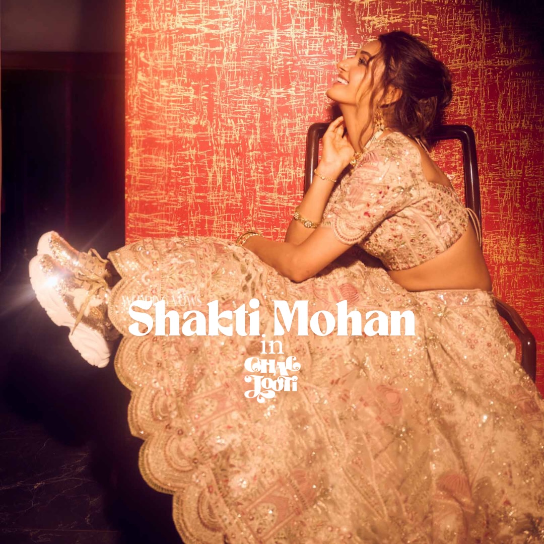 When heritage couture meets high-octane energy. ✨
The gorgeous @mohanshakti redefines festive glamour, pairing her exquisite lehenga with the ultimate blend of royal craftsmanship and modern comfort. Because a queen deserves to dance through the night without missing a step. 👑👟
Spotted: Shakti Mohan in Chal Jooti.