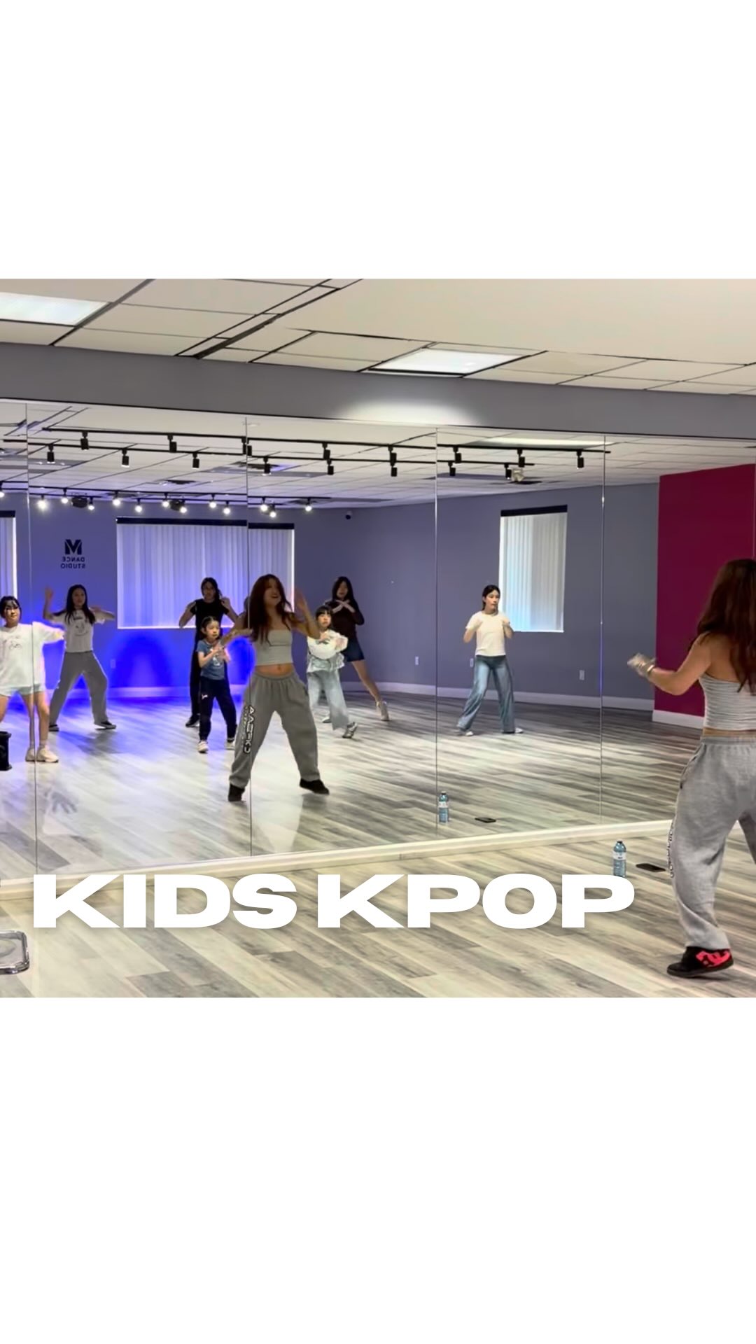 ✨ K-pop Kids in action! ✨
Learning, dancing, and having fun every step of the way 💖
So proud of their energy and confidence every week!
#dance #mississauga #oakville #mdancestudio #kpop