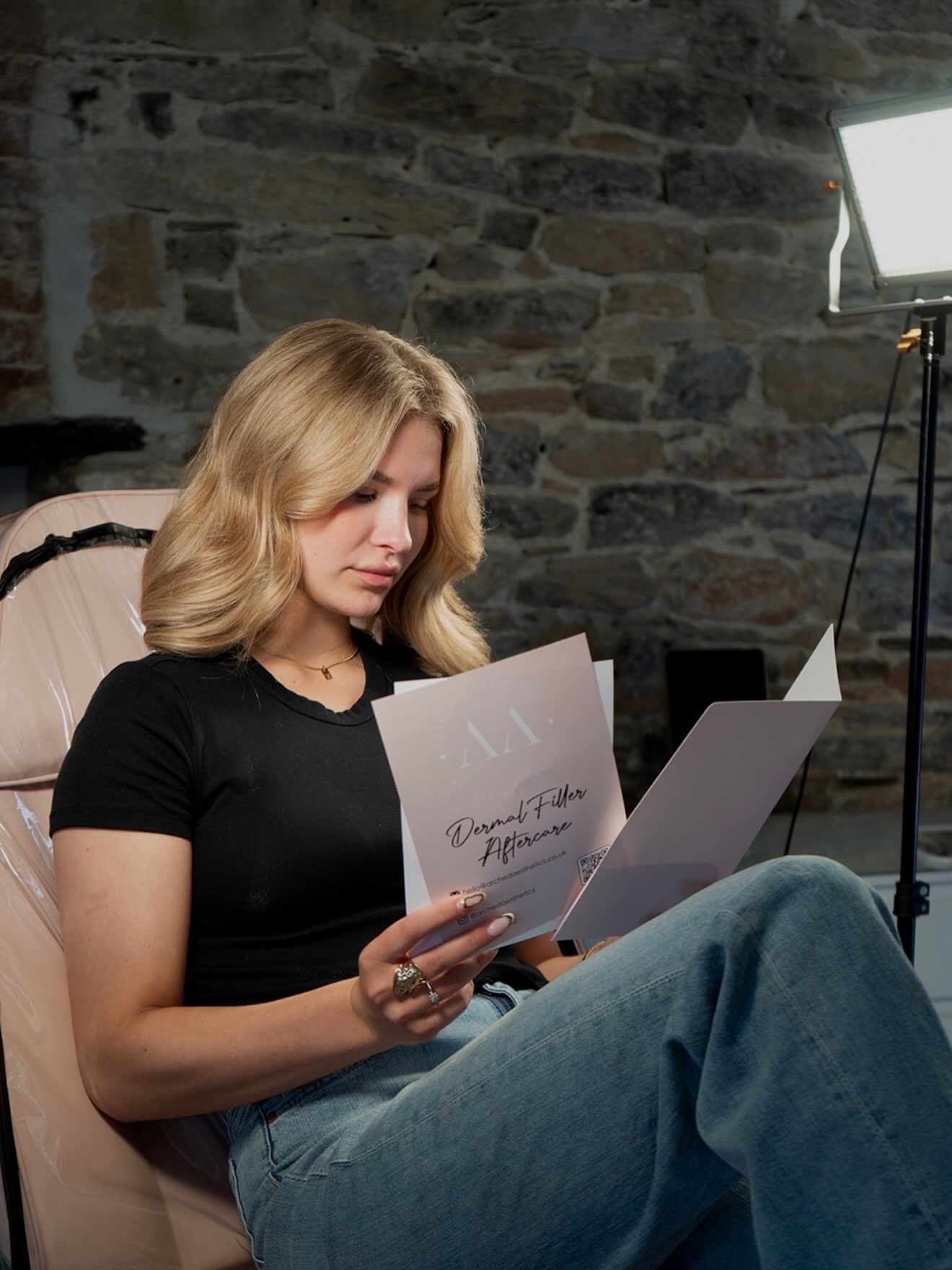 
Aftercare is just as important as the treatment itself.
The best results don’t just come from the treatment you have in clinic, they also come from how well you look after your skin afterwards.
Whether you’ve had tox, dermal filler, skin boosters, microneedling or a facial, following your aftercare advice helps to:
✨ Reduce the risk of complications
✨ Minimise swelling and bruising
✨ Support the healing process
✨ Maximise your final results
✨ Help your treatment last as long as possible
Every client leaves with personalised aftercare because your results don’t stop when you walk out of the clinic they continue over the following days and weeks.
Your treatment is an investment… protect it by following your aftercare.
__________________________
Thinking about aesthetic treatments?
Book your FREE consultation today 💫
📲 07517416782
📧 hello@archedaesthetics.co.uk
🌐 www.archedaesthetics.co.uk
⭐ 5 Star reviews
🎁 Gift voucher available
DM to book